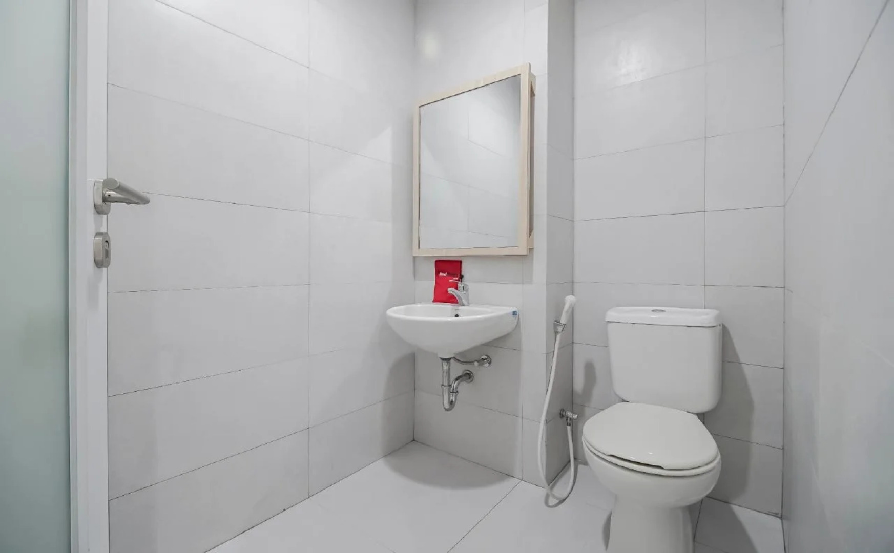 RedDoorz Plus near LRT Cinde Sudirman Palembang