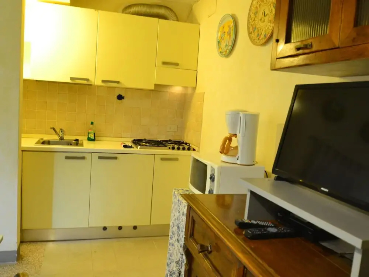 Amazing Farmhouse in Montecatini Terme with Hot Tub