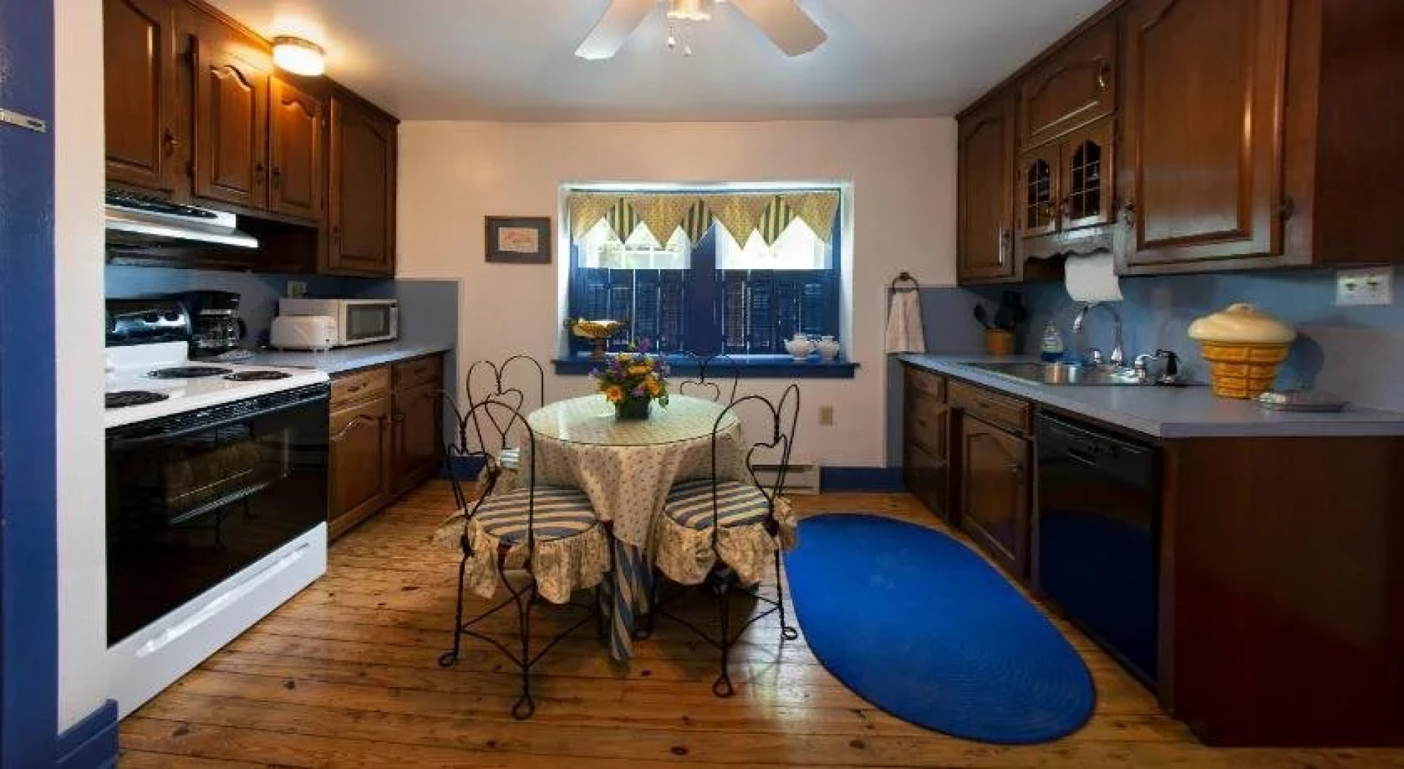 The Artist's Inn and Gallery