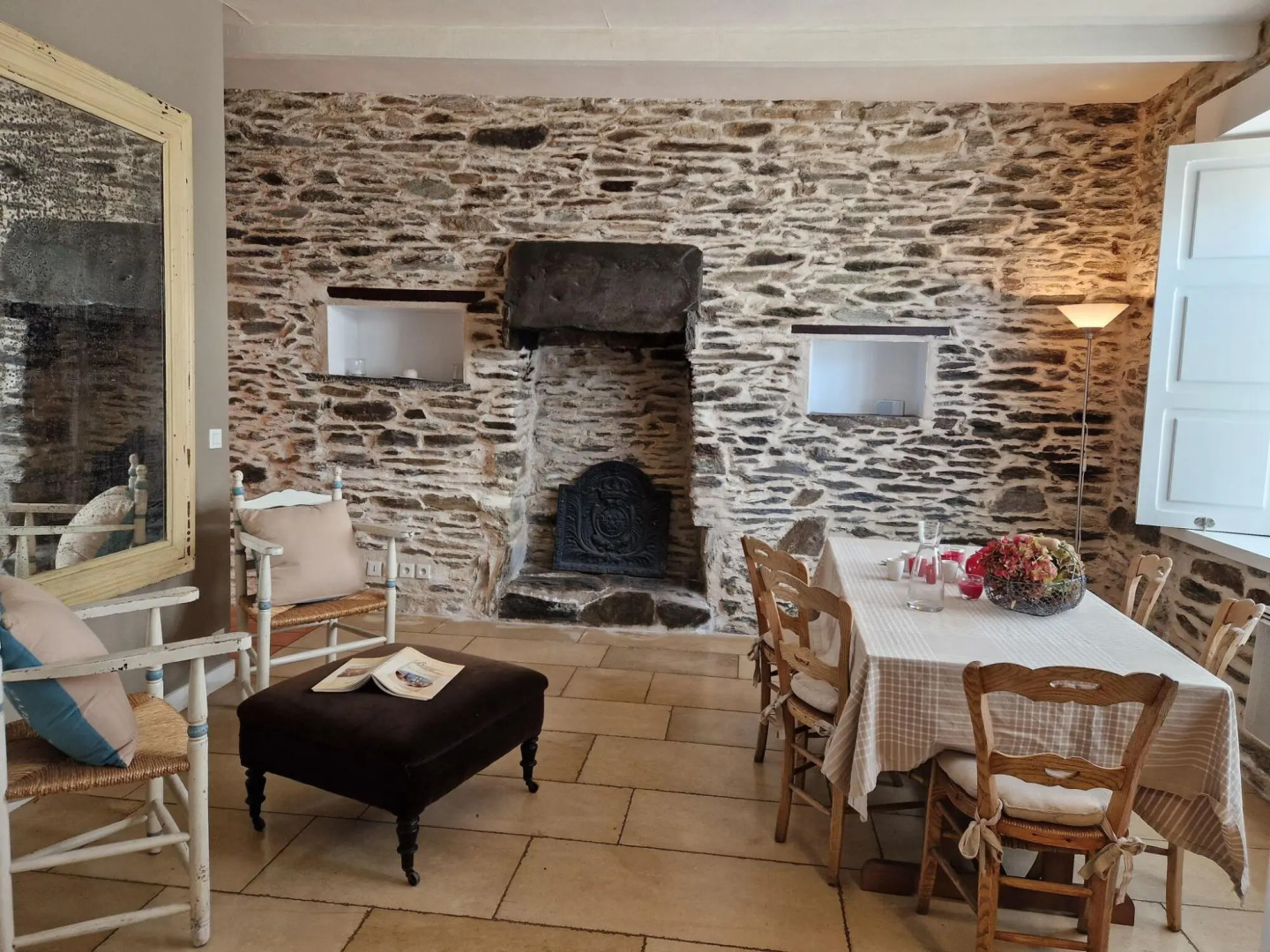 Very pretty Breton house in the heart of Locquirec, 100 m from the beach