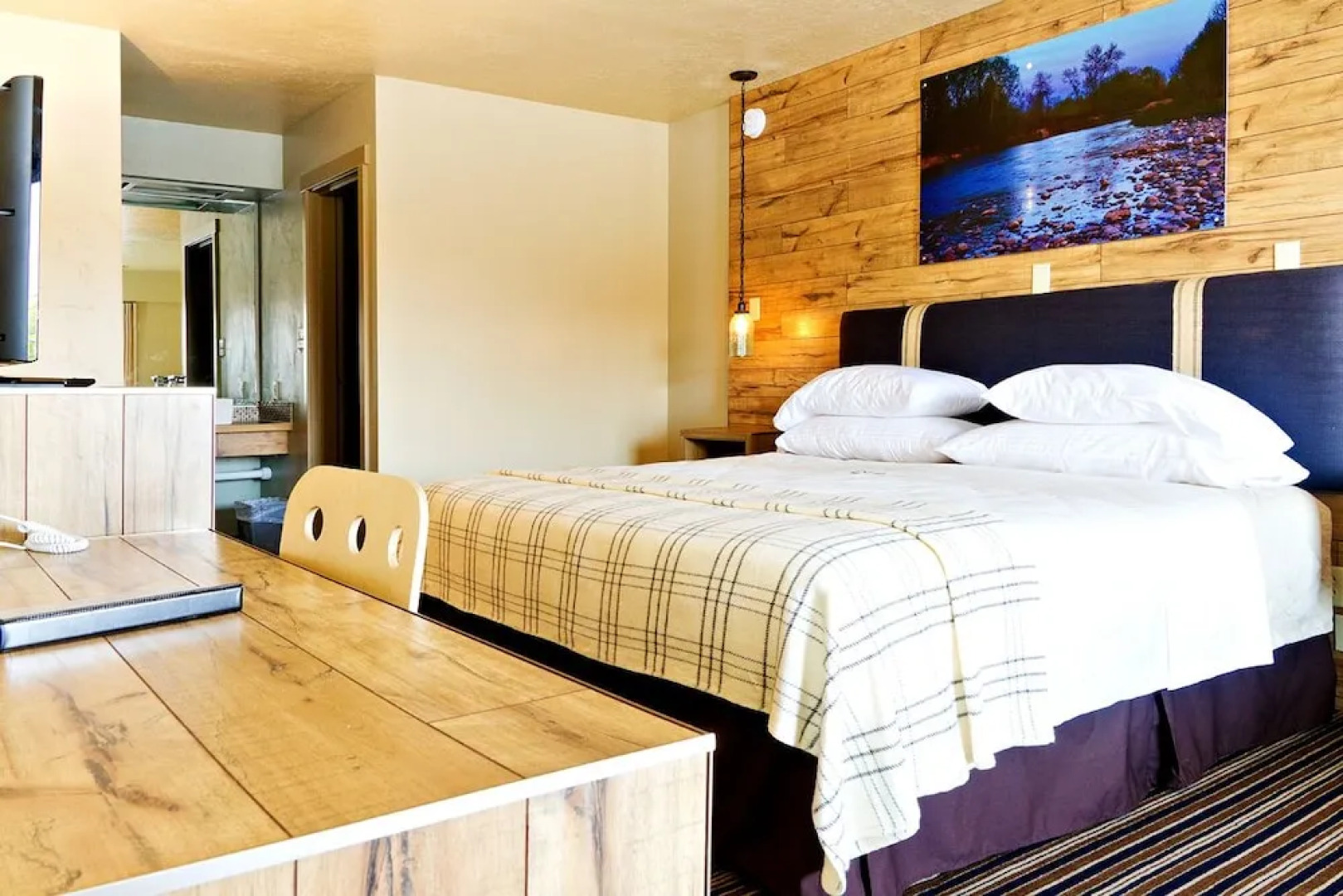 Blue Lakes Inn & Extended Stay