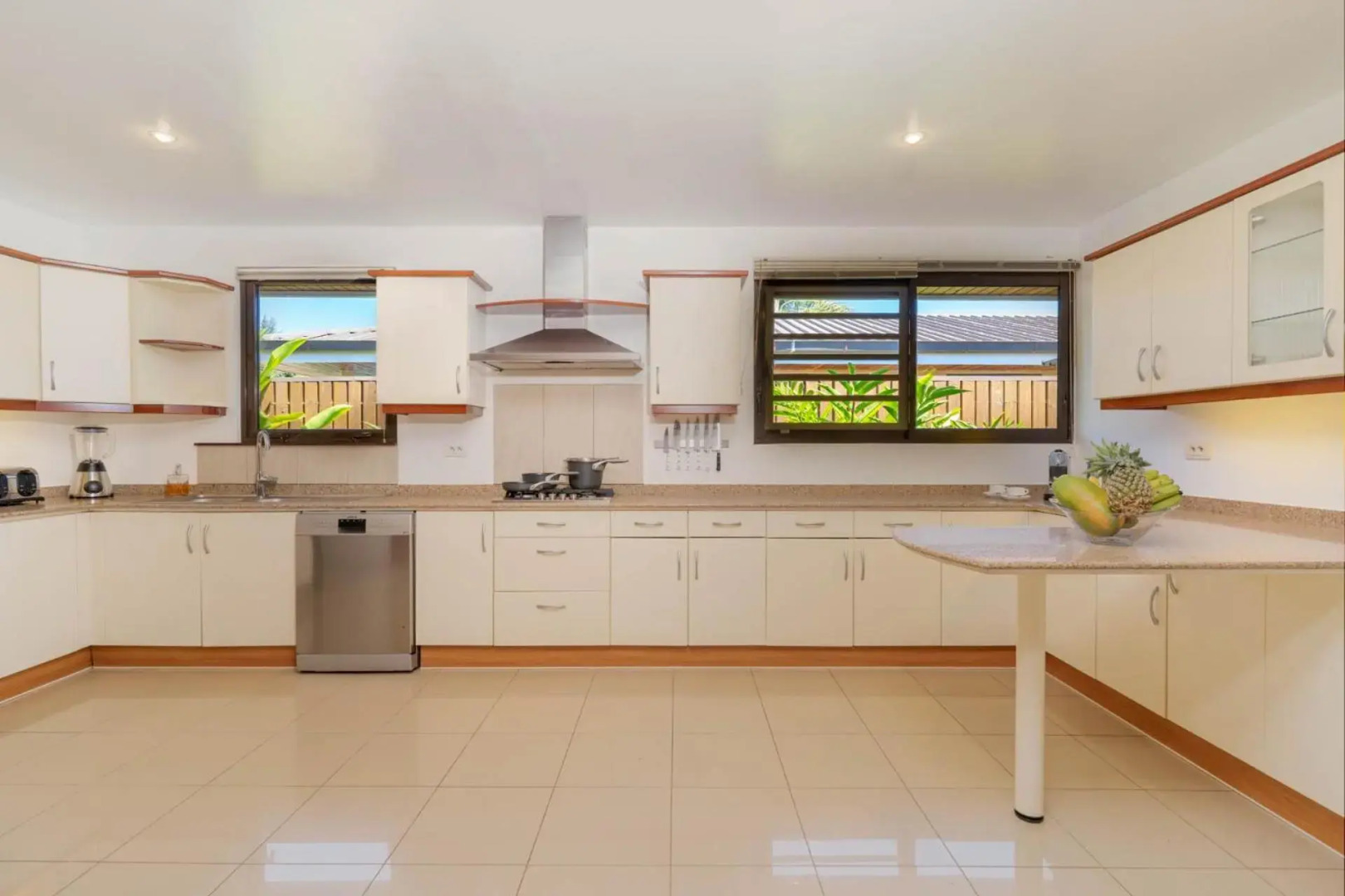 Magnificent 5 Br Villa with pool: amazing views