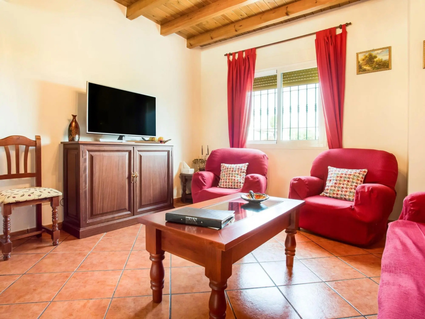 Classy Holiday Home in Guaro With Private Swimming Pool