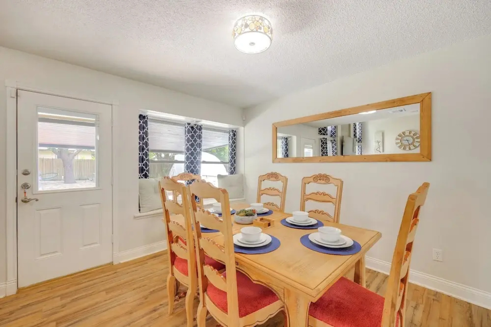 Hot Tub & Game Room: Spacious Live Oak Home!