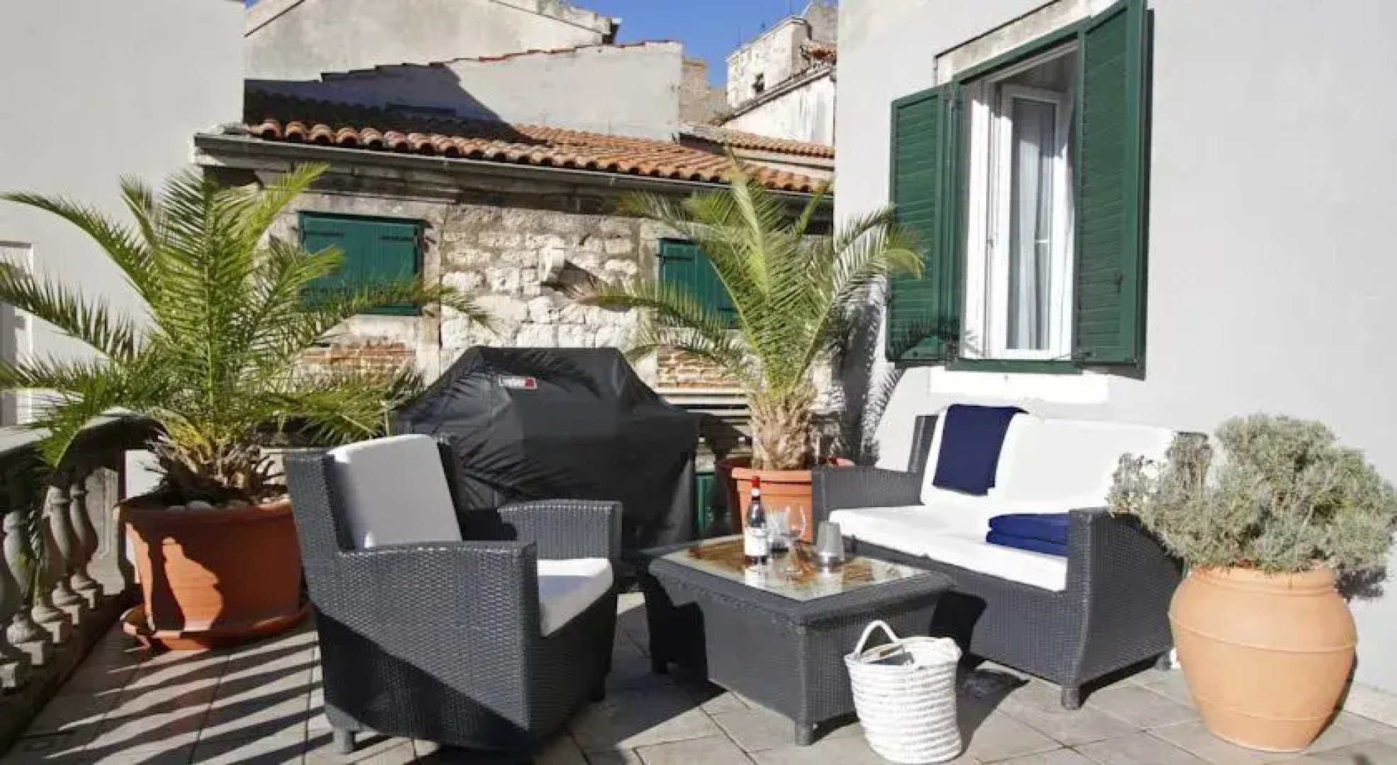 Grand Terrace Sea View Apartments