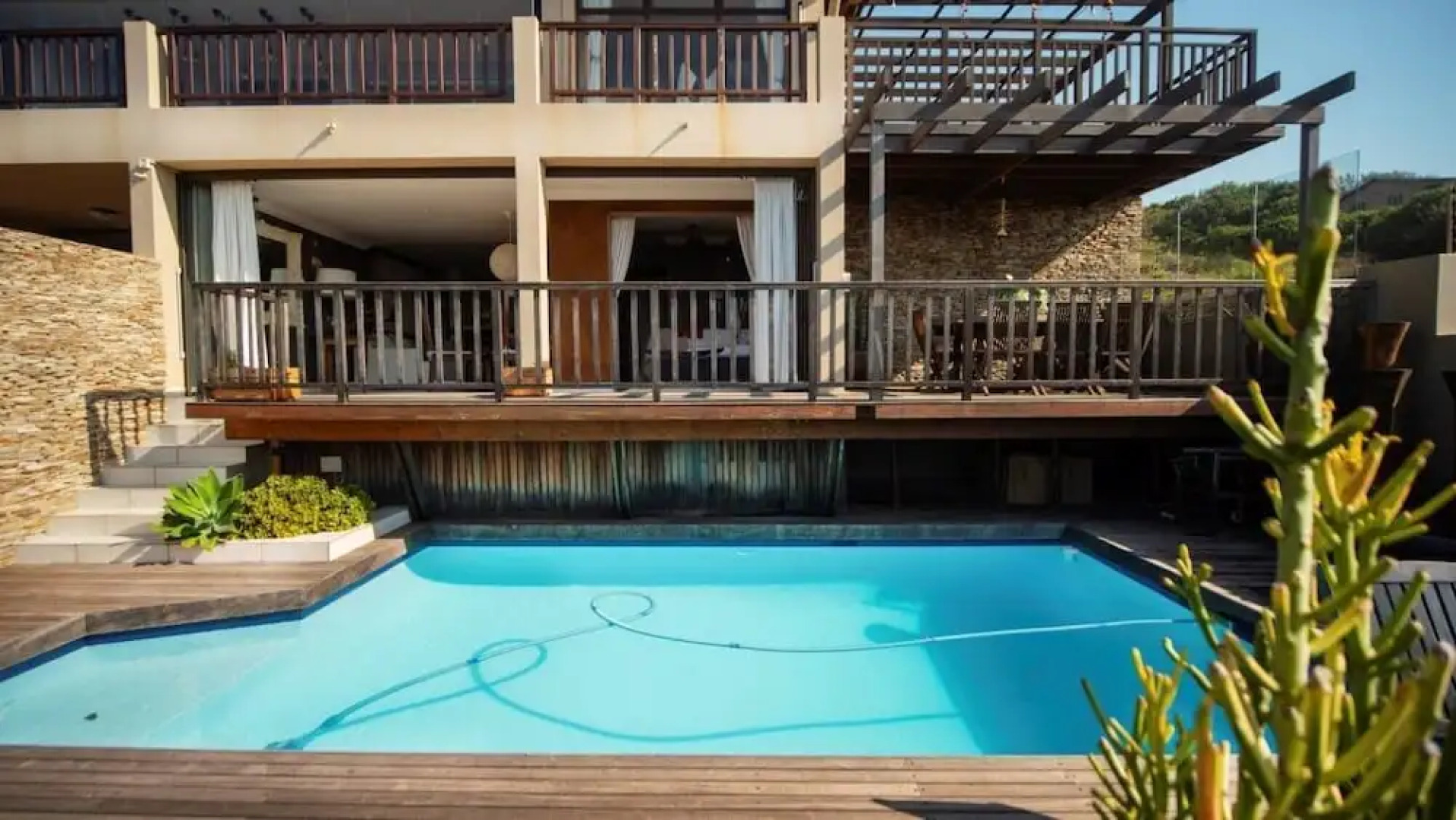 4 Dolphin views La Mercy