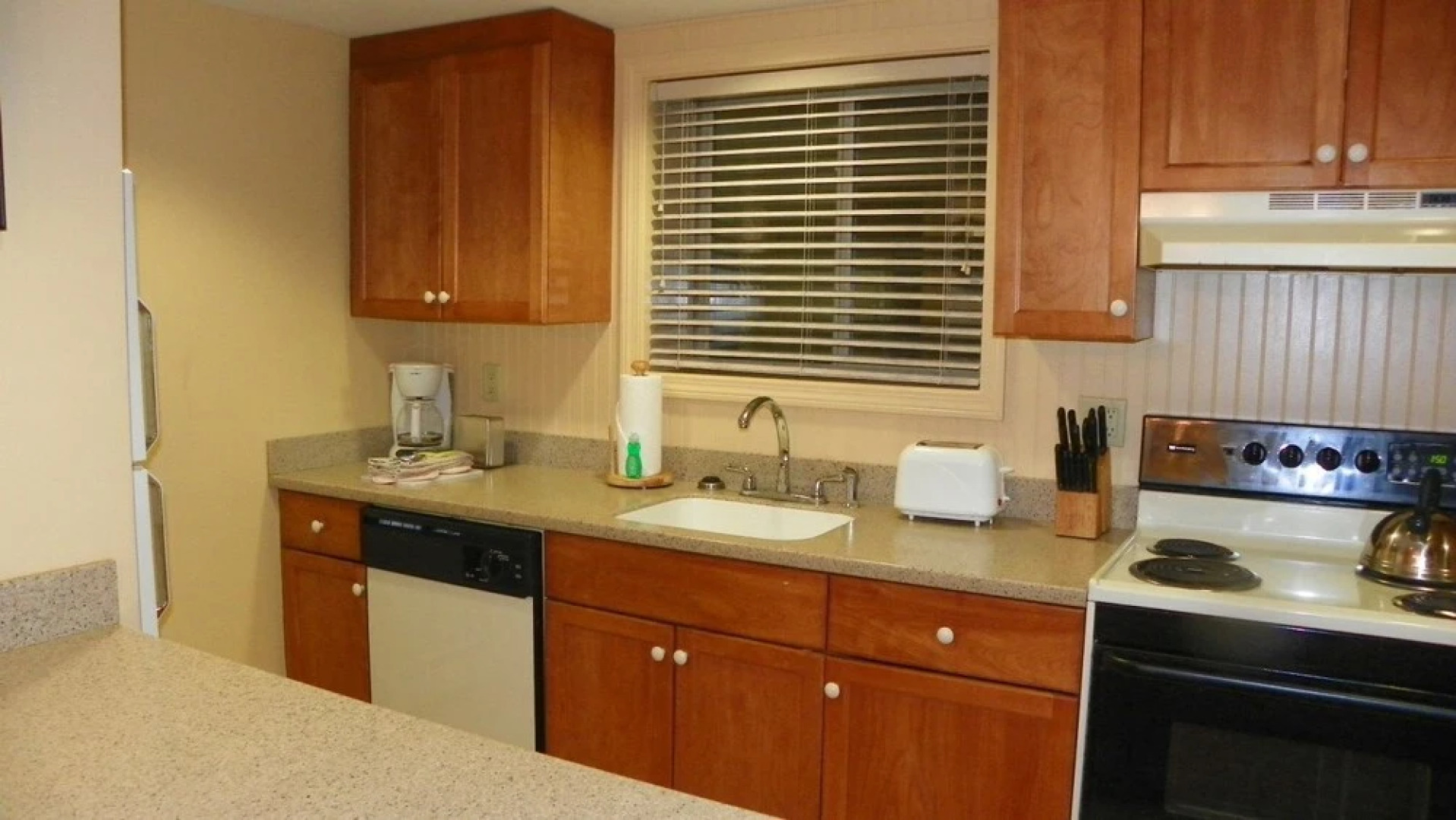 Spend Your Holidays at This 2 Bedroom Pollard Brook Resort Condo in the White Mountains of New Hampshire! - PB Dec 20th-27th, 2shw