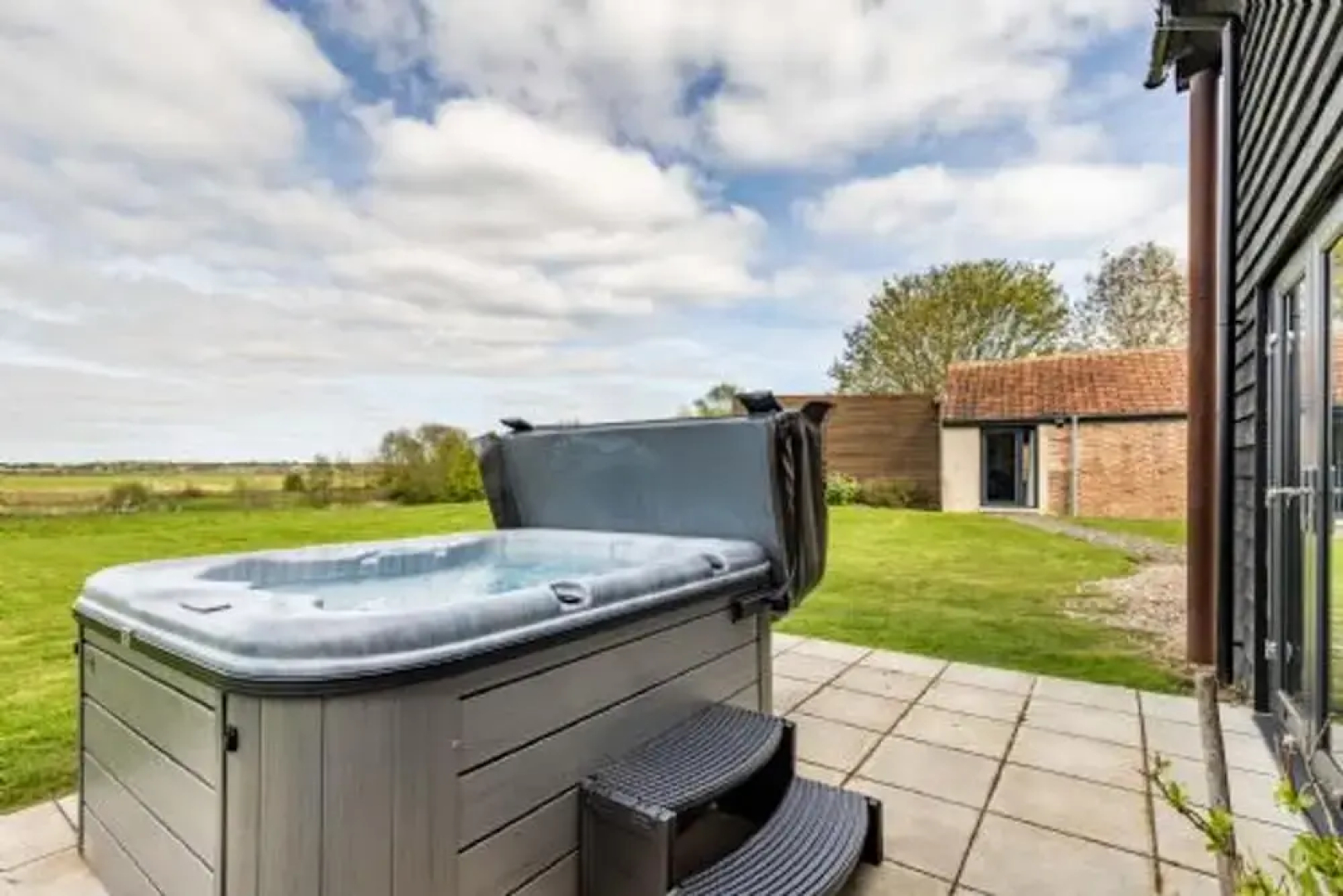 Host Stay Willow Barn