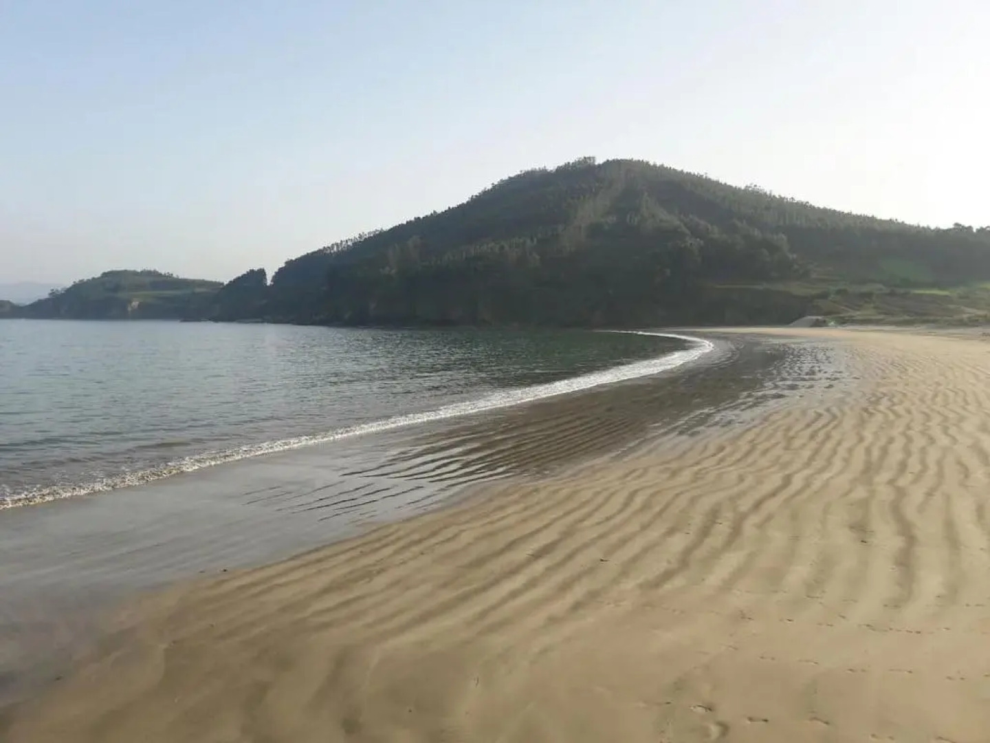 1ª LÍNEA DE PLAYA, VISTAS AL MAR Y MUY CÉNTRICO.