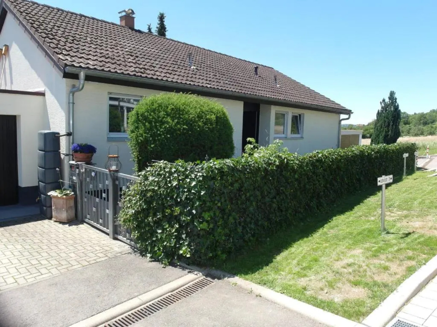 Appartement Region Esslingen - Nähe Messe - Flughafen - Stuttgart - Wohnen und Arbeiten auf Zeit in 120m2 Wohlfühlatmosphäre - ab 3 Übernachtungen - geeignet für 4 Personen - Beistellbett möglich - Kinder und Tiere willkommen - Garage für e-bikes