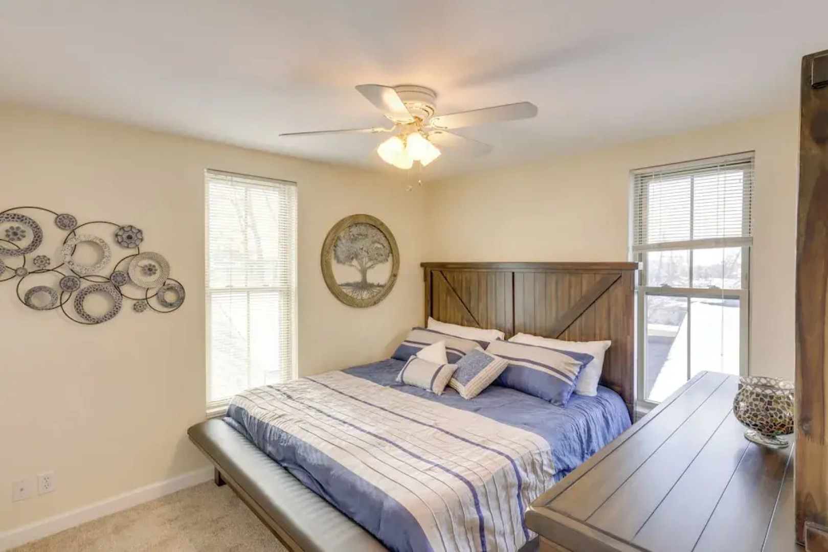 Cozy Delafield Apartment - Walk to Lake!