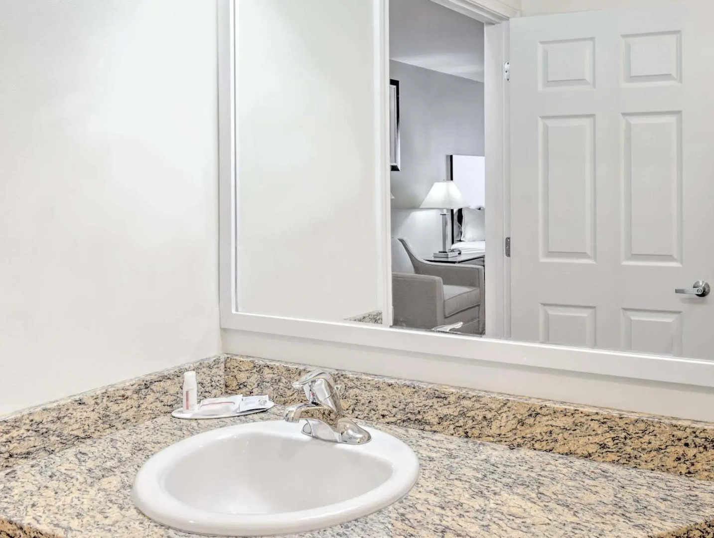 Baymont Inn & Suites Essex Burlington Area