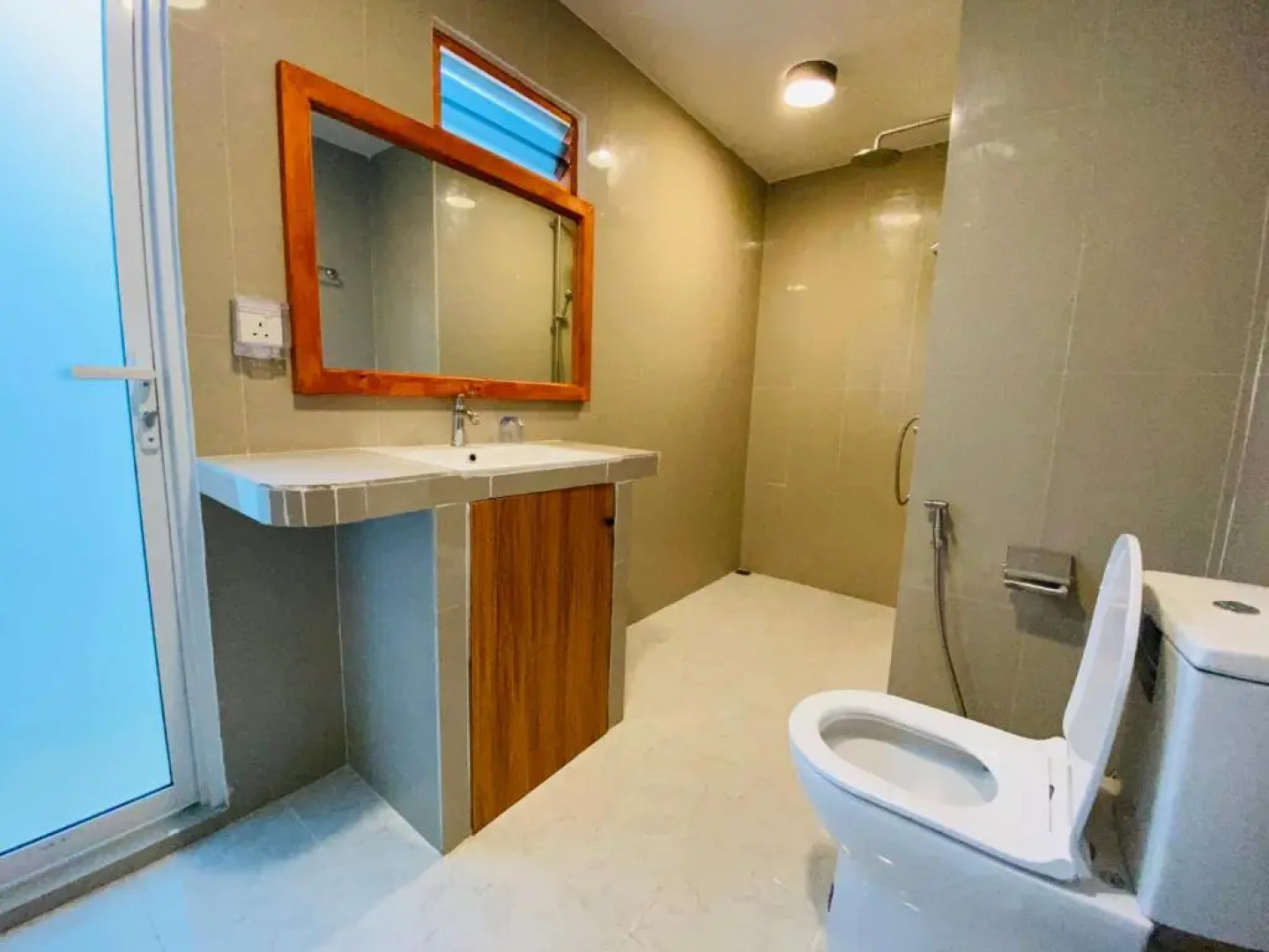 Thoddoo White Sand Inn