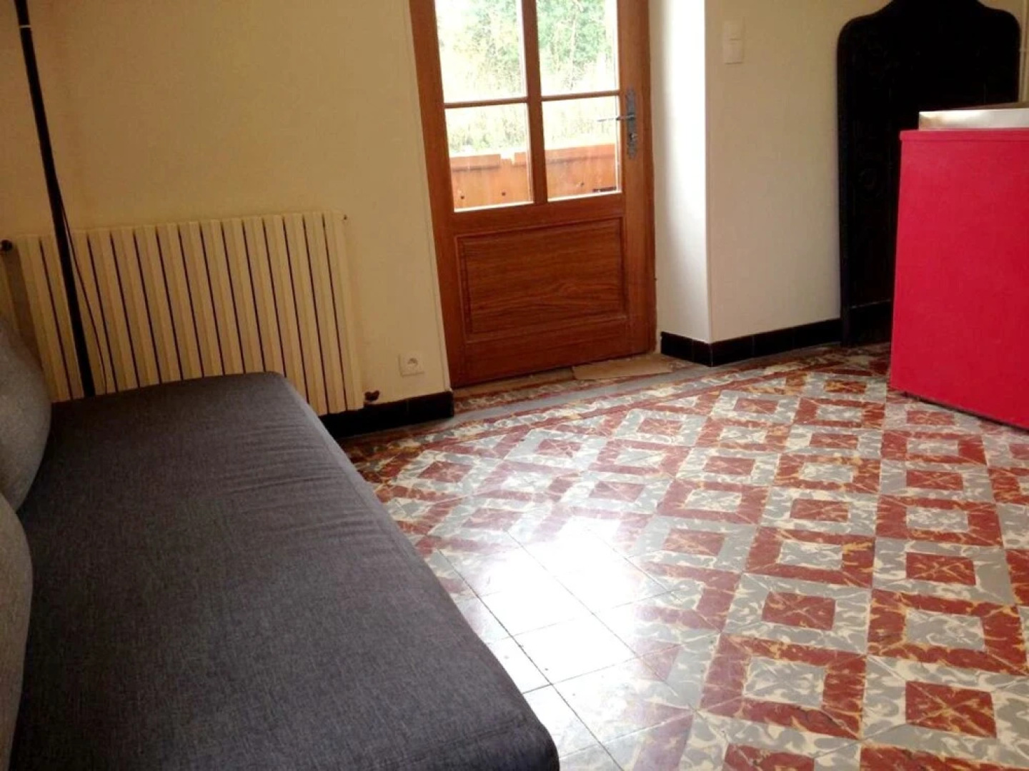 Apartment With one Bedroom in Bourg-le-comte, With Furnished Garden