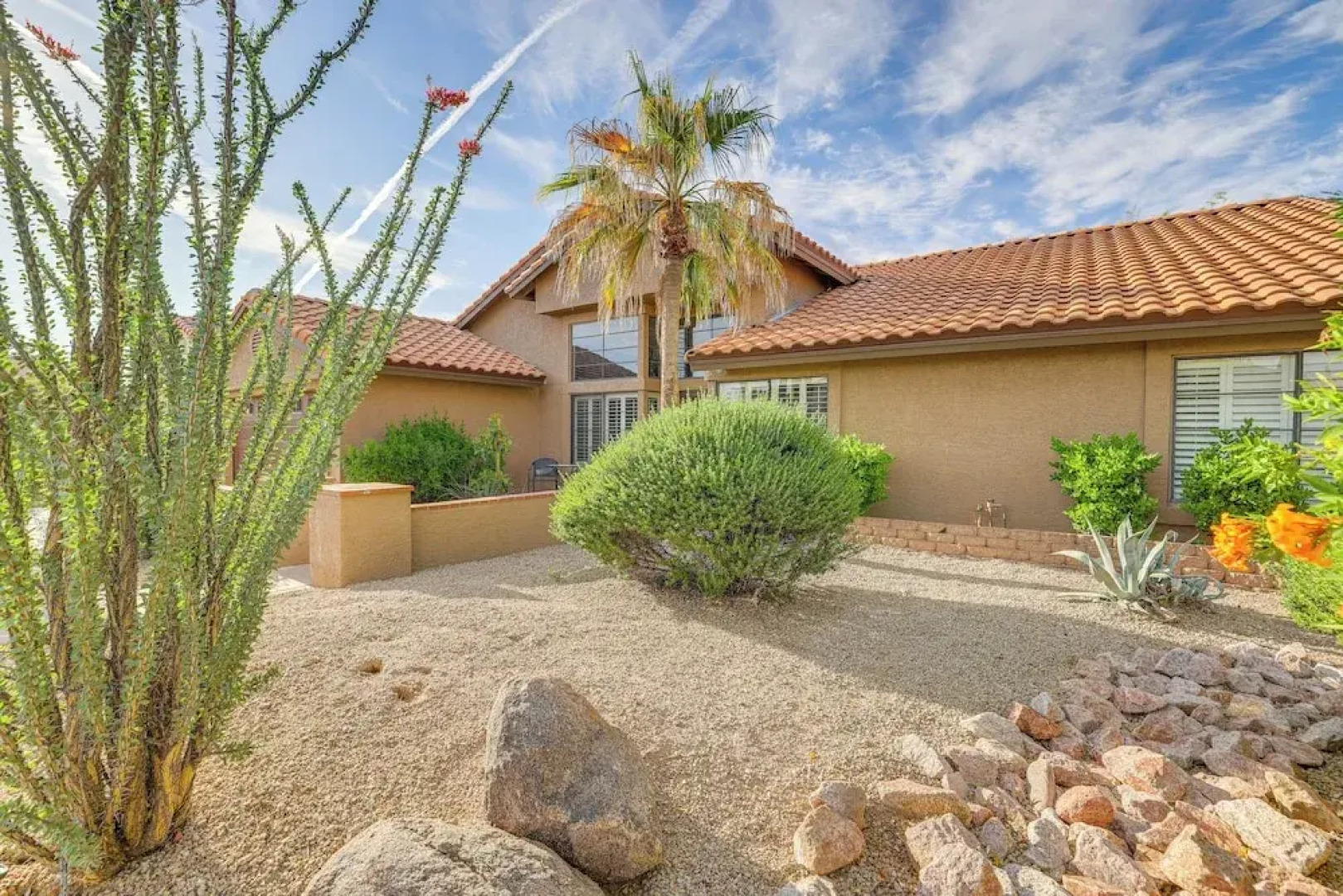 Saltwater Pool & Grill: Tempe Retreat!