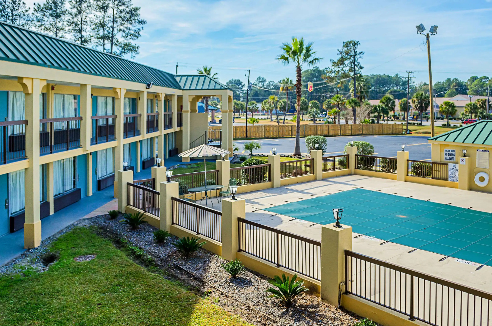 Econo Lodge Inn & Suites Hardeeville-I-95