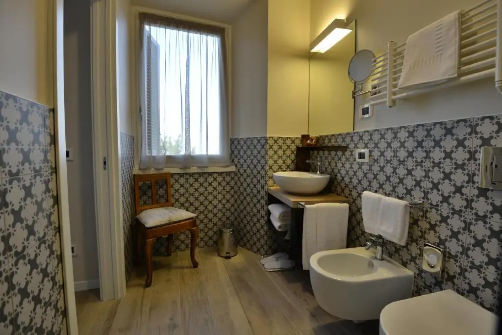 Daman Rooms & Breakfast