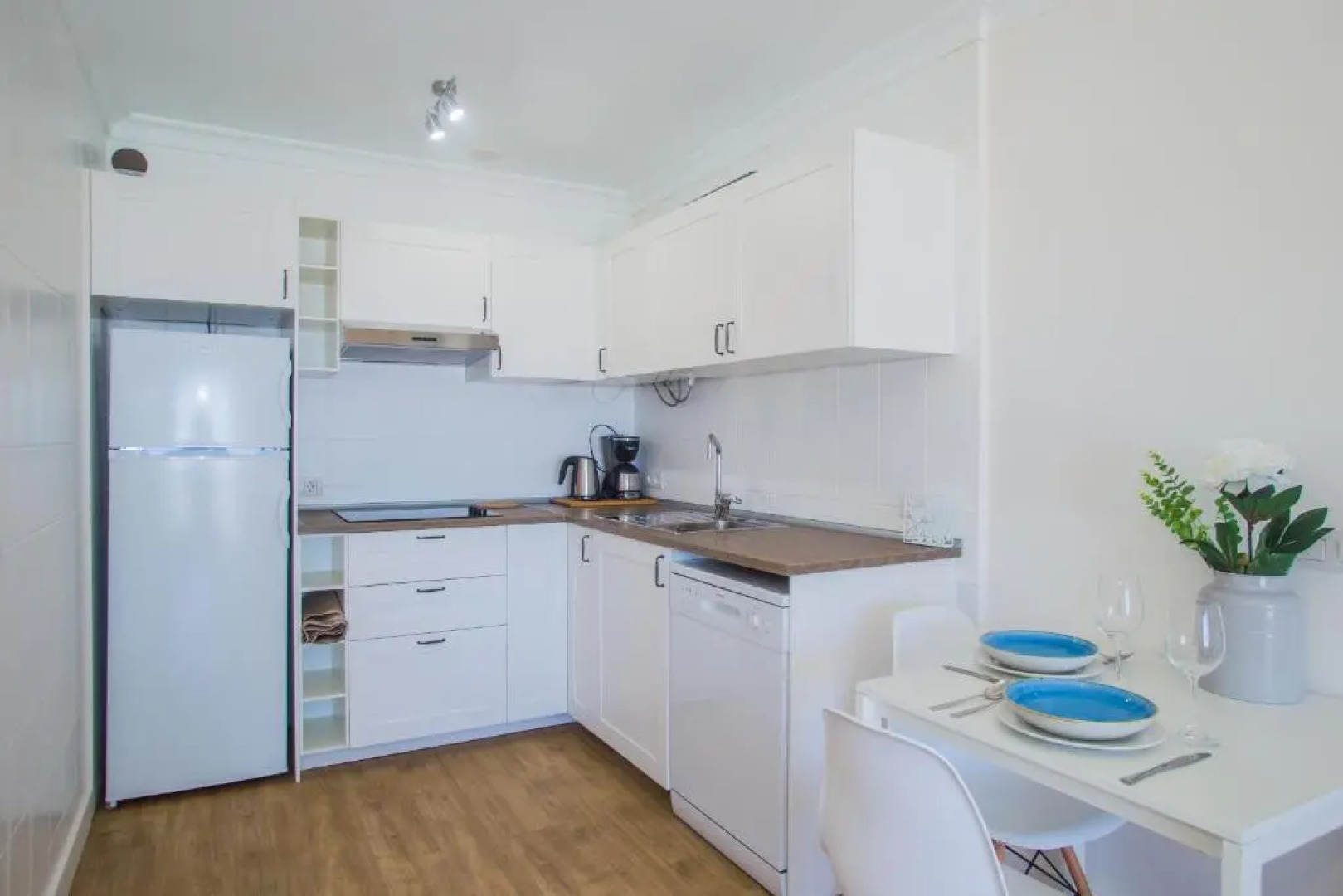 Flower Beach Suite 16