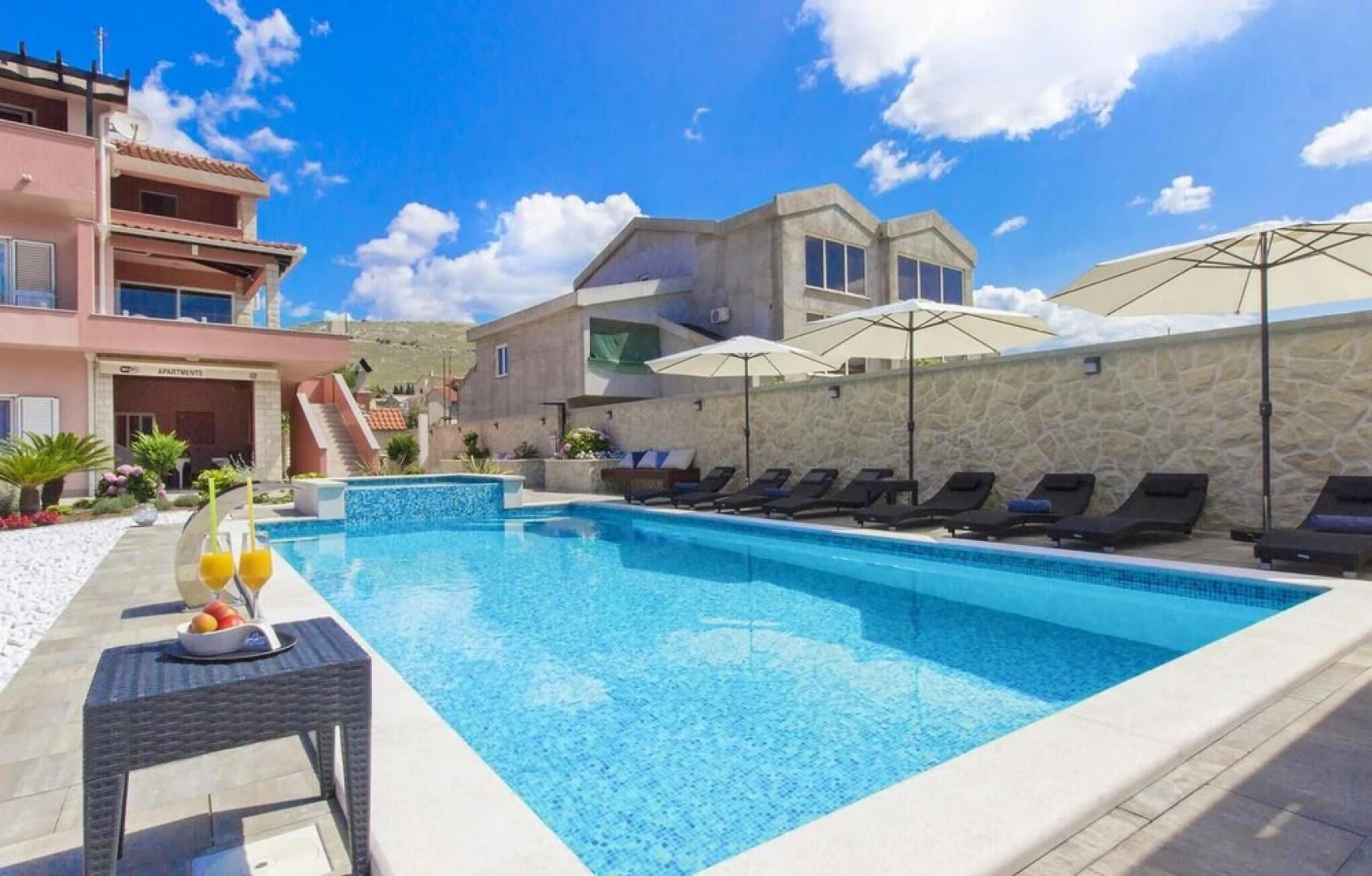 Amazing Apartment in Grebastica with Outdoor Swimming Pool, Hot Tub & 2 Bedrooms