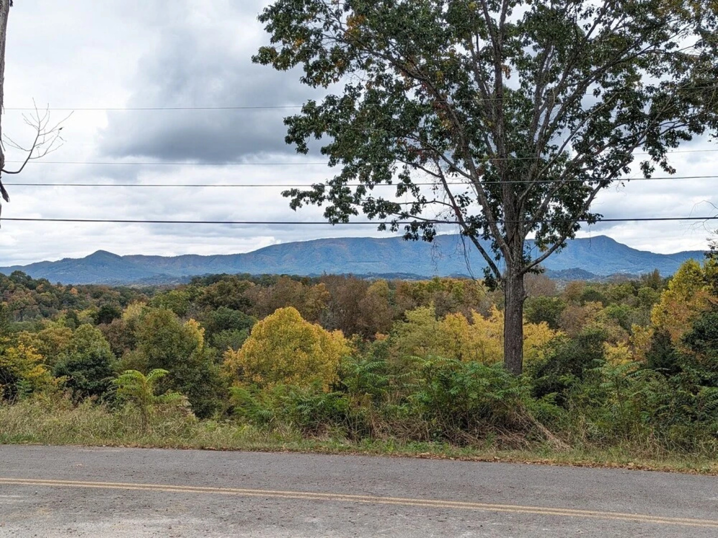 Smoky Lake Retreat 3 Bedroom Cabin by RedAwning