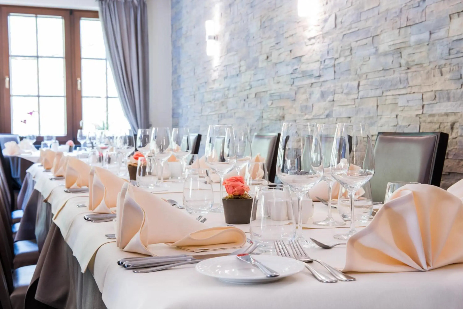 Hotel-Restaurant Dimmer