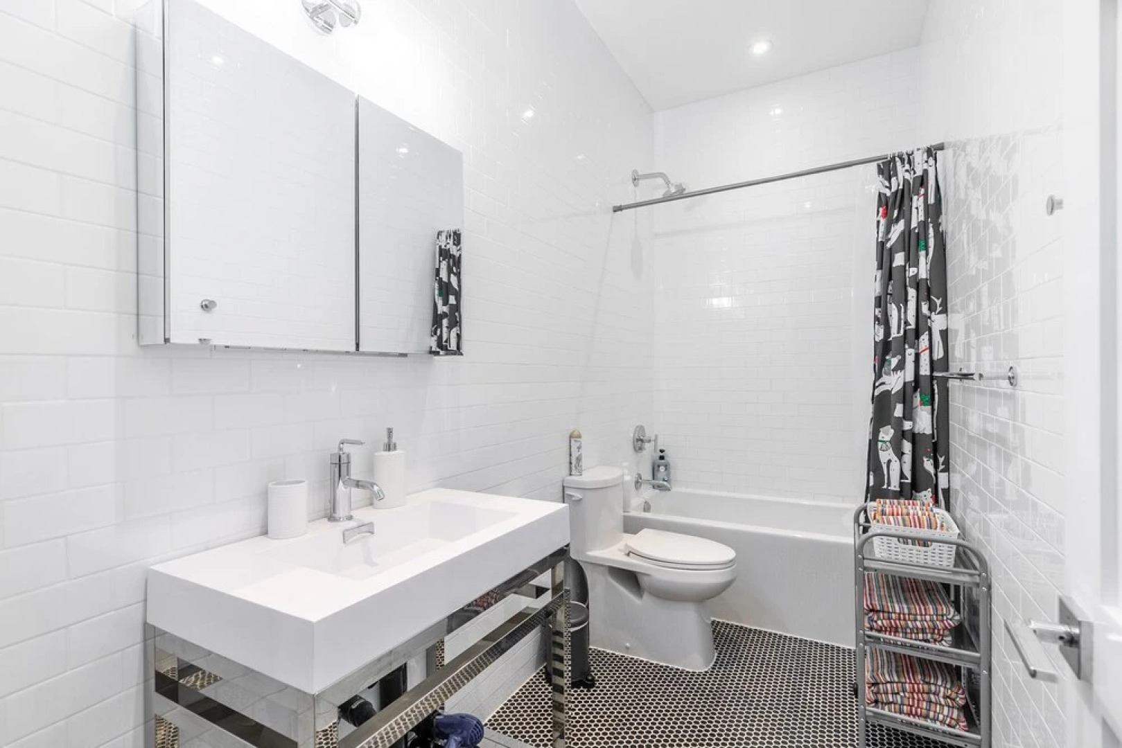 GLOBALSTAY. Dundurn LOFTS. Free parking