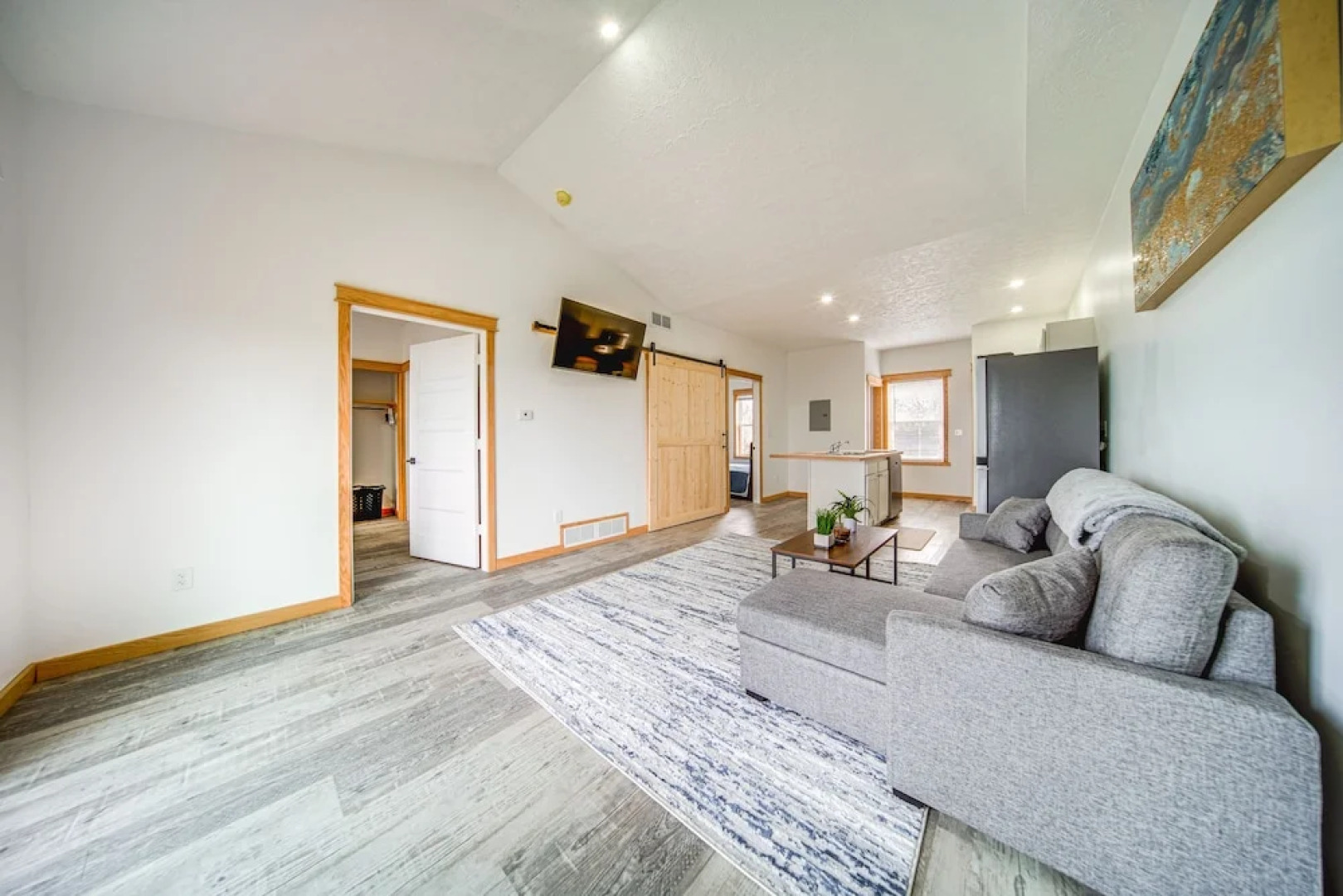 Balcony+ Golf Course View: Quiet Erie Getaway