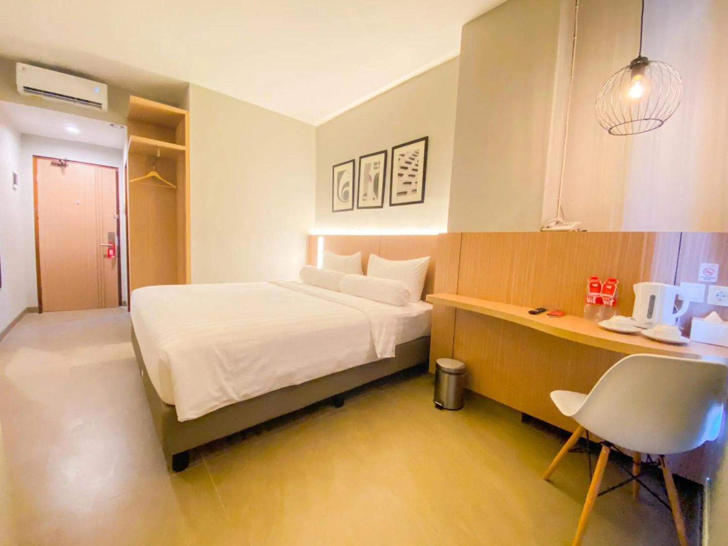 Front One King Hotel Tuban