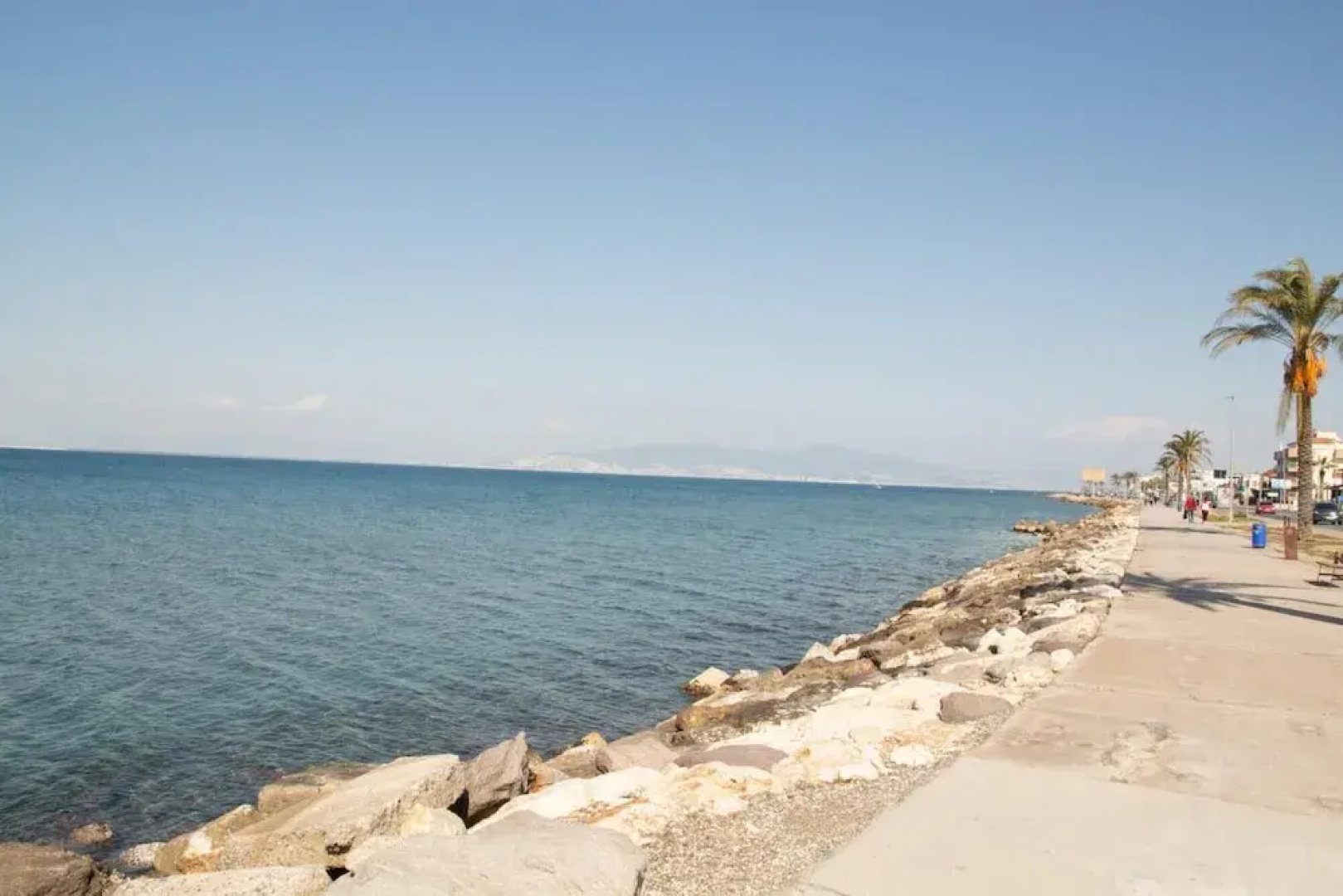 Colorful Flat With Sea View Near Sea in Guzelbahce