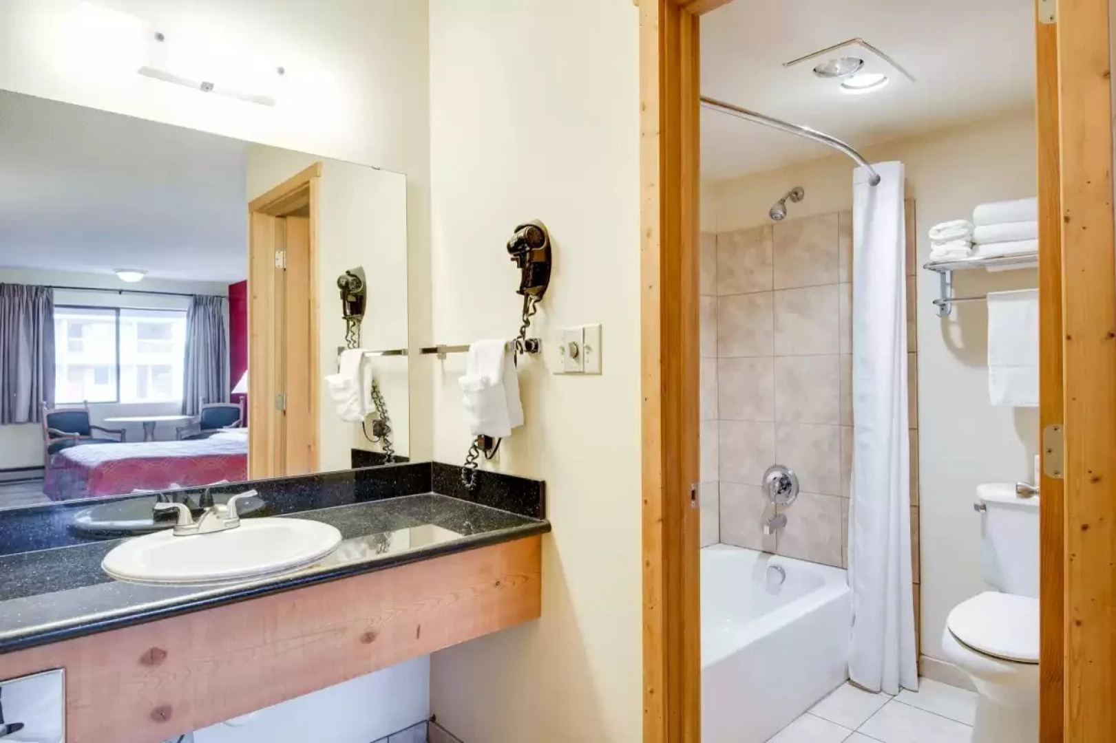 Econo Lodge Inn & Suites Kalispell - Glacier National Park Gateway