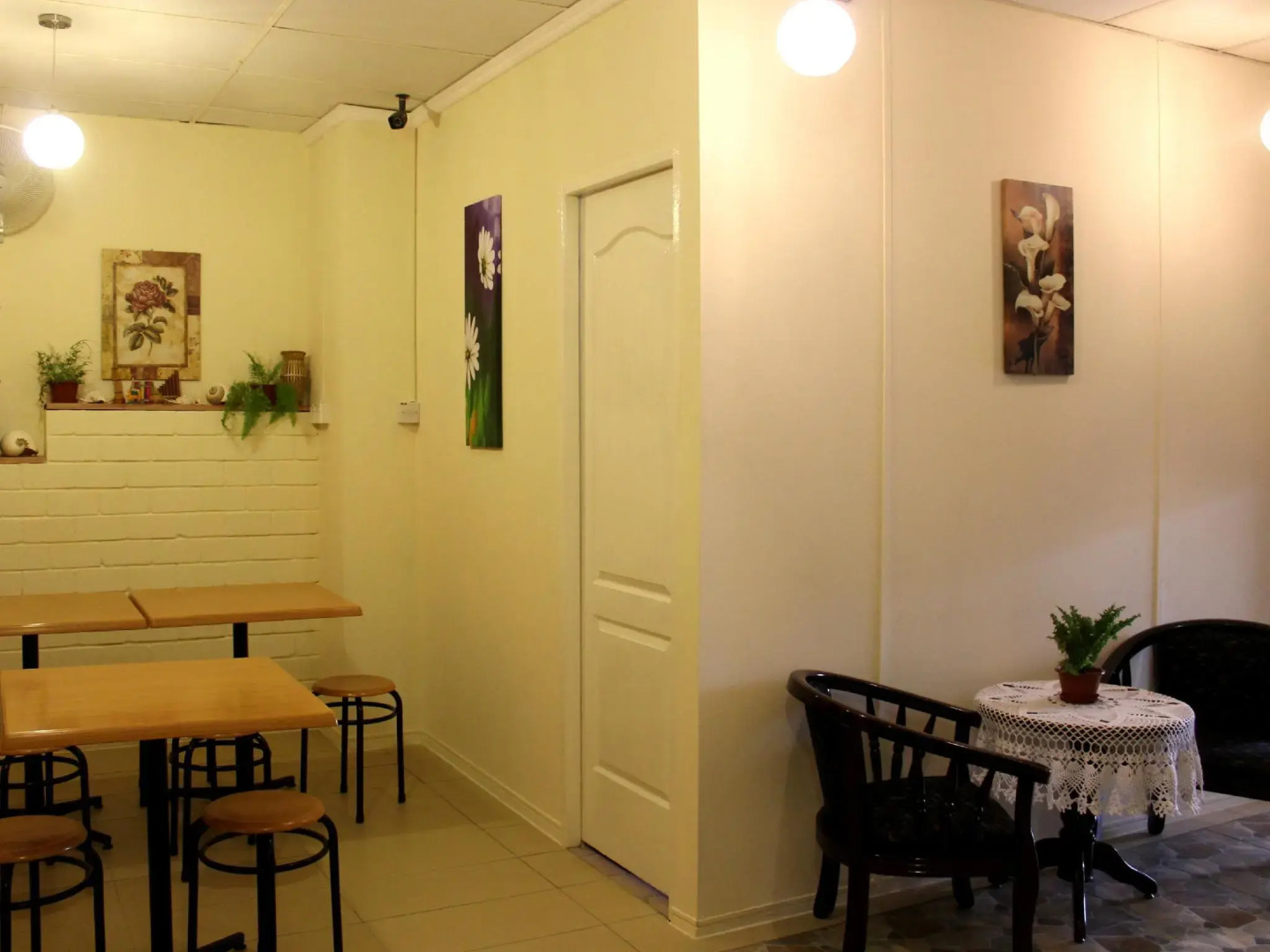 Victoria Hotel and Hostel