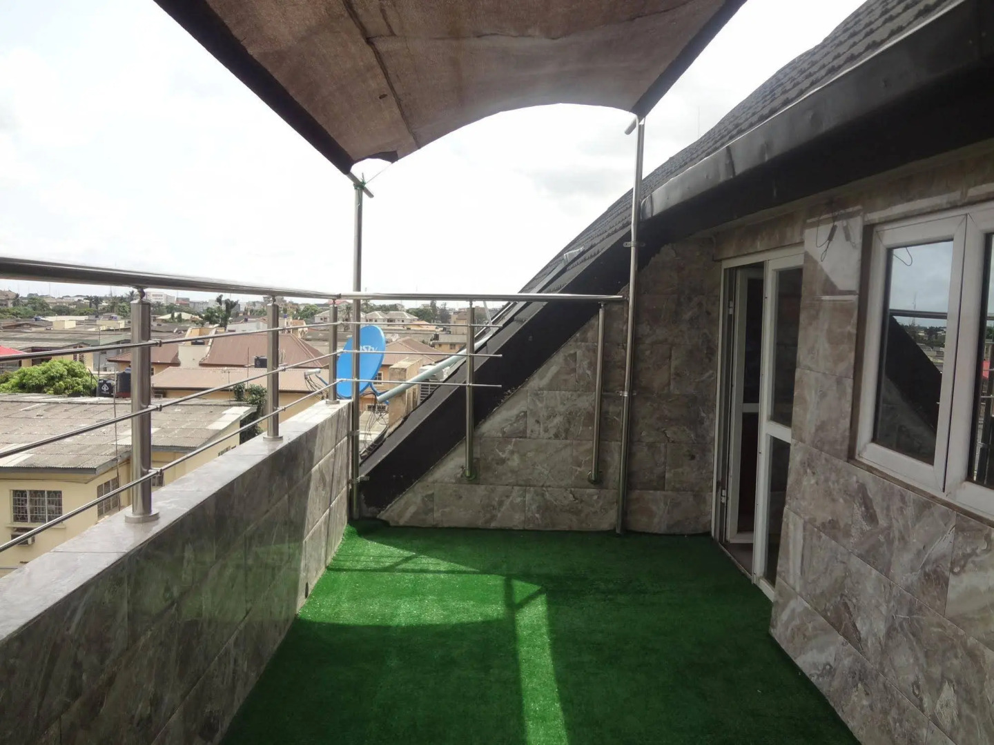 Kings Avenue Apartments