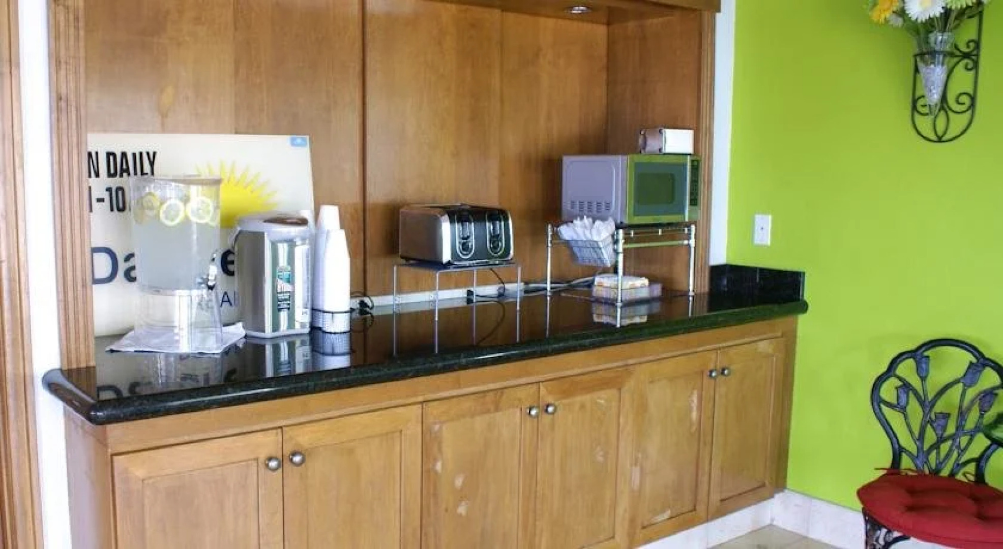 Days Inn - Harbor View