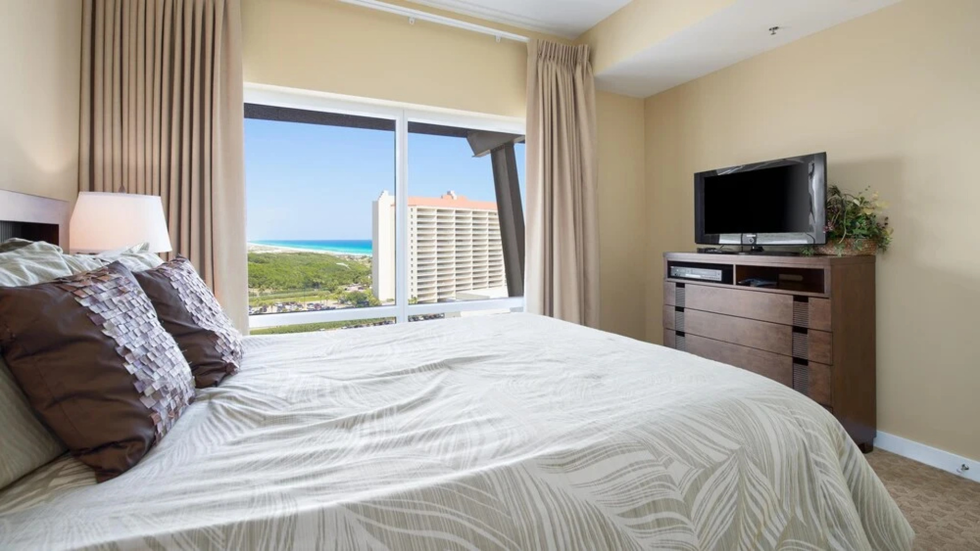 Luau II 7031/7033 at Sandestin