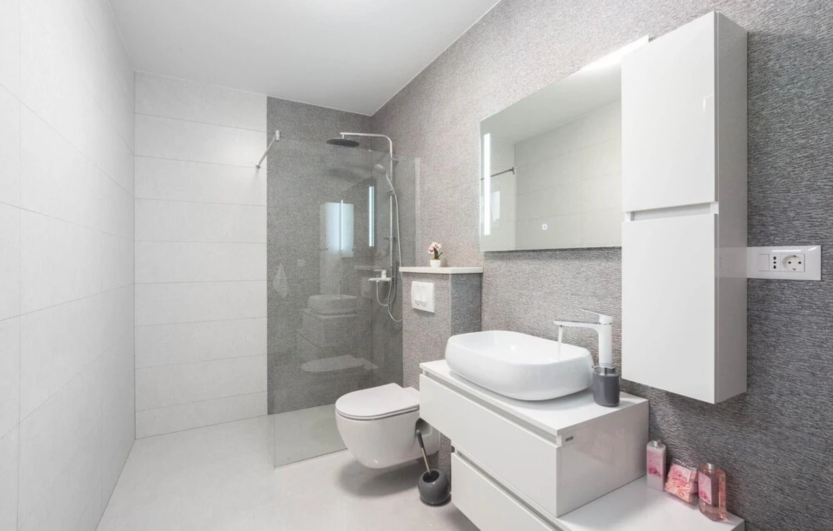 Amazing Home in Srinjine With Outdoor Swimming Pool, Wifi and 4 Bedrooms