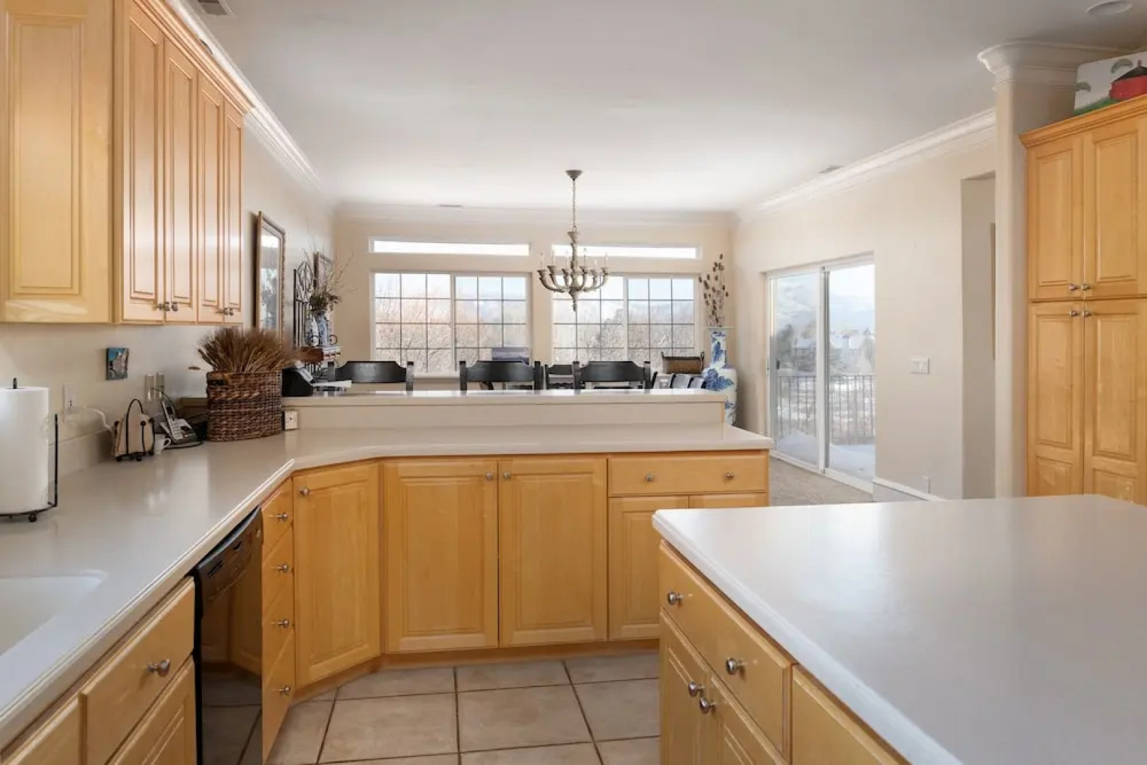 Family Getaway~hot Tub, Ice Castles & Tubing Hs 5 Bedroom Home by RedAwning