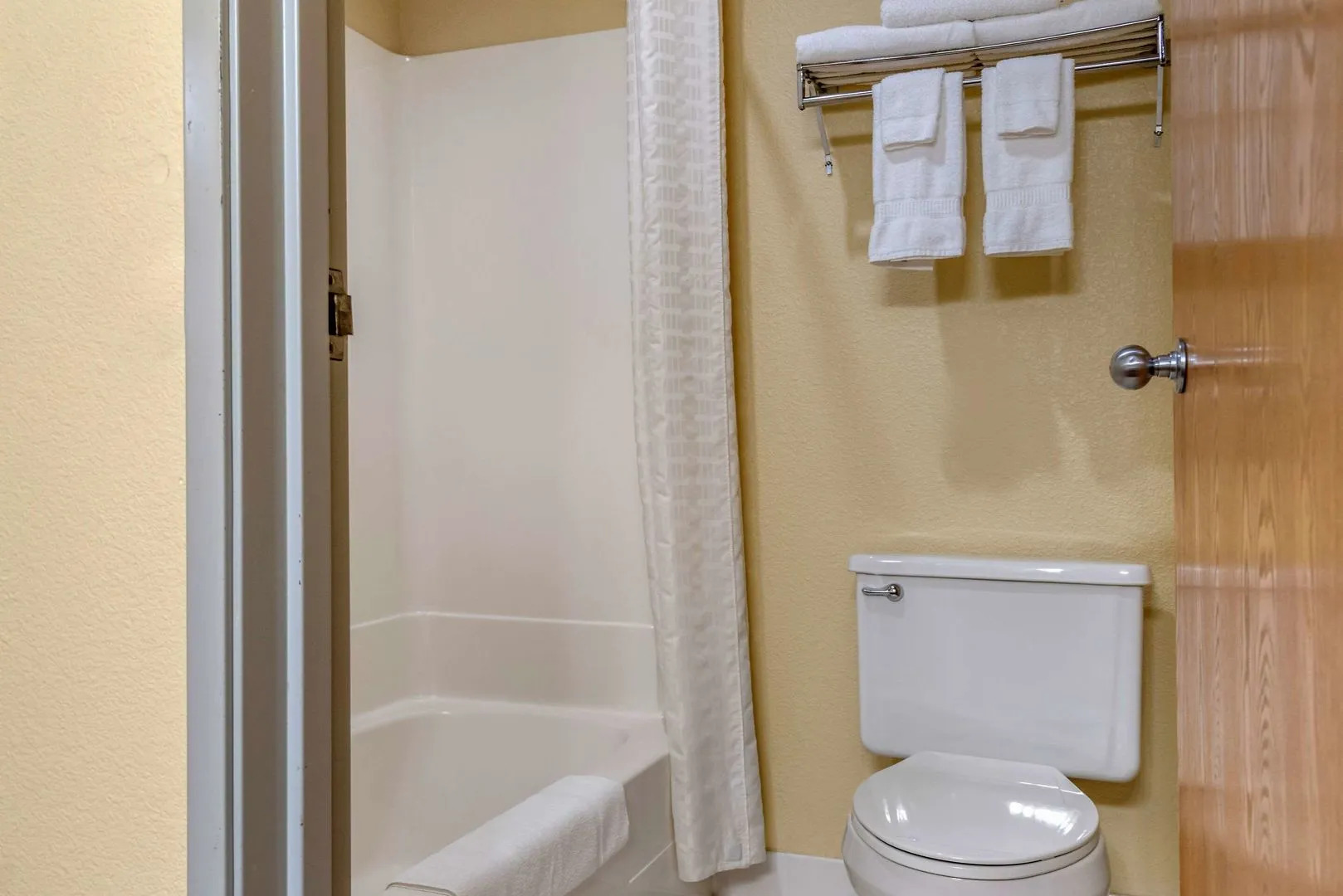 Coratel Inn & Suites By Jasper River Falls