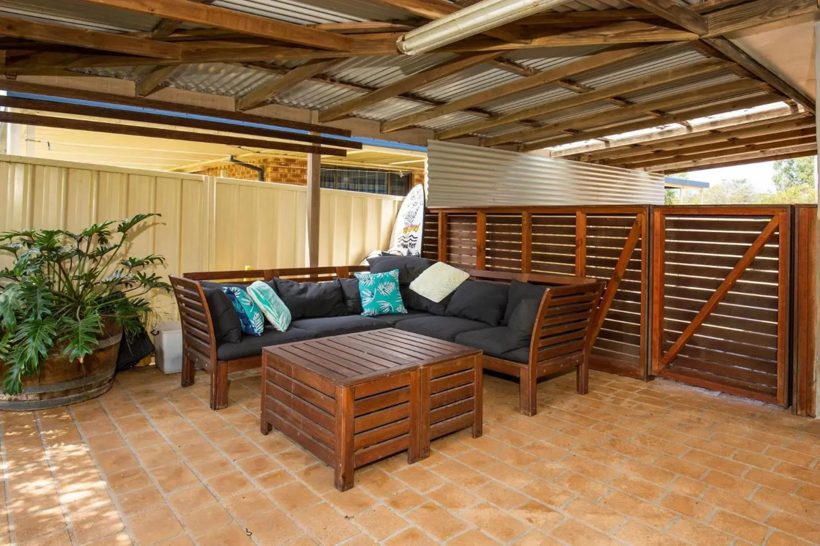 Sunbaker Beach House - 4 Mins to Beach - Pet Friendly with Fire Pit