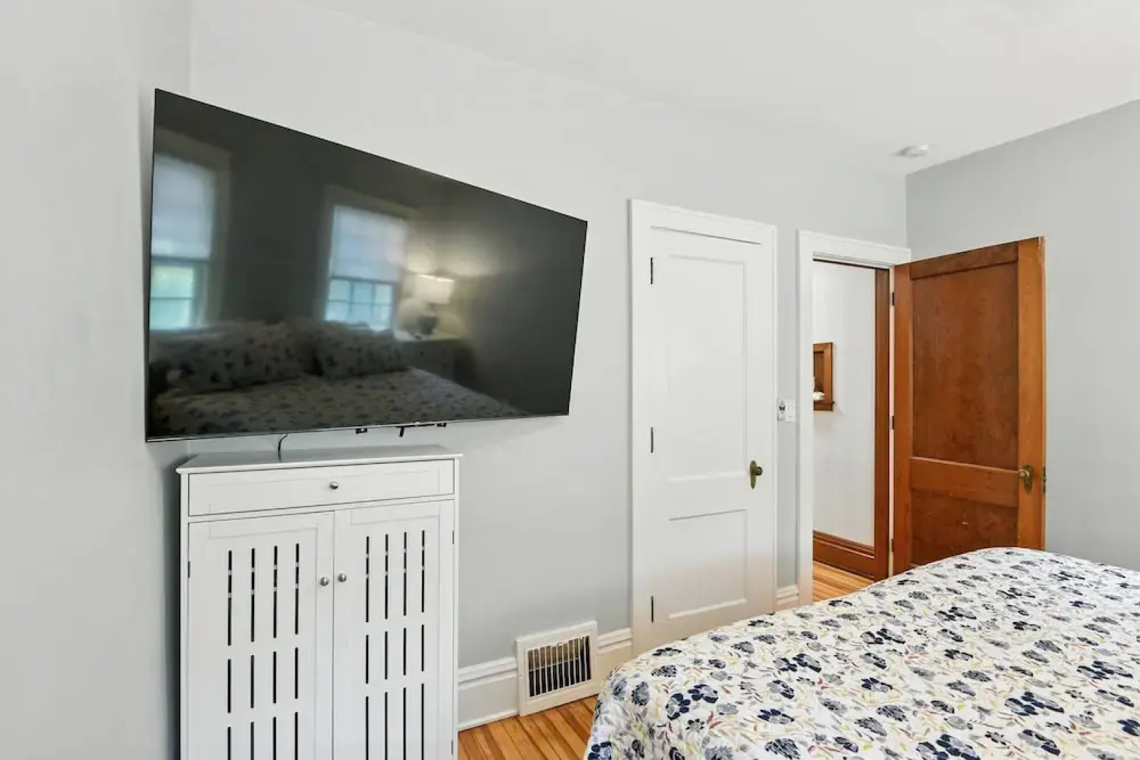 Charming Manville Heights Cottage Retreat 3 Bedroom Home