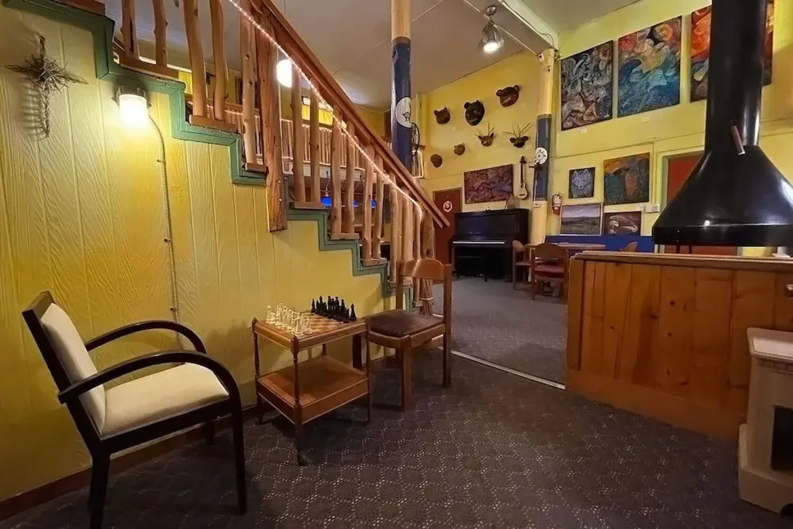 SnowMansion Taos Adventure Lodge