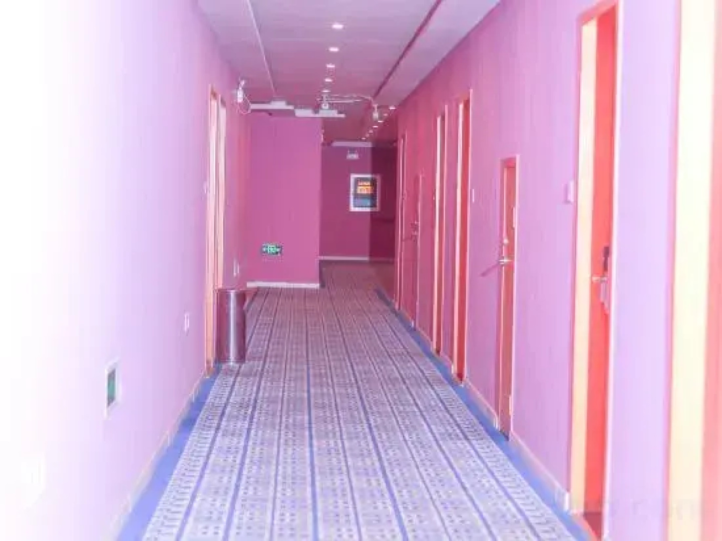 Shizuishan Forest Bridge Hotel