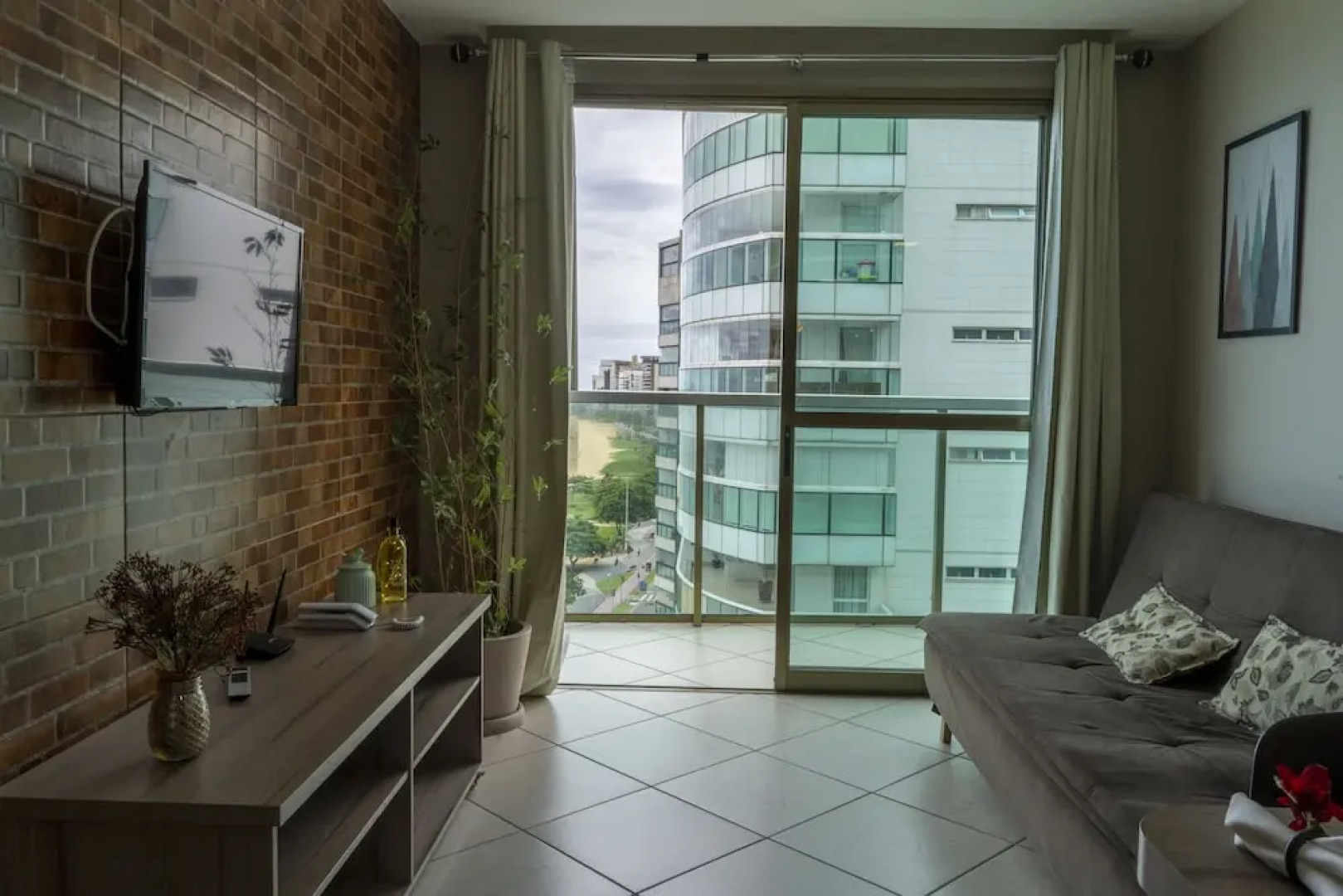 Ed. Crystal Residence