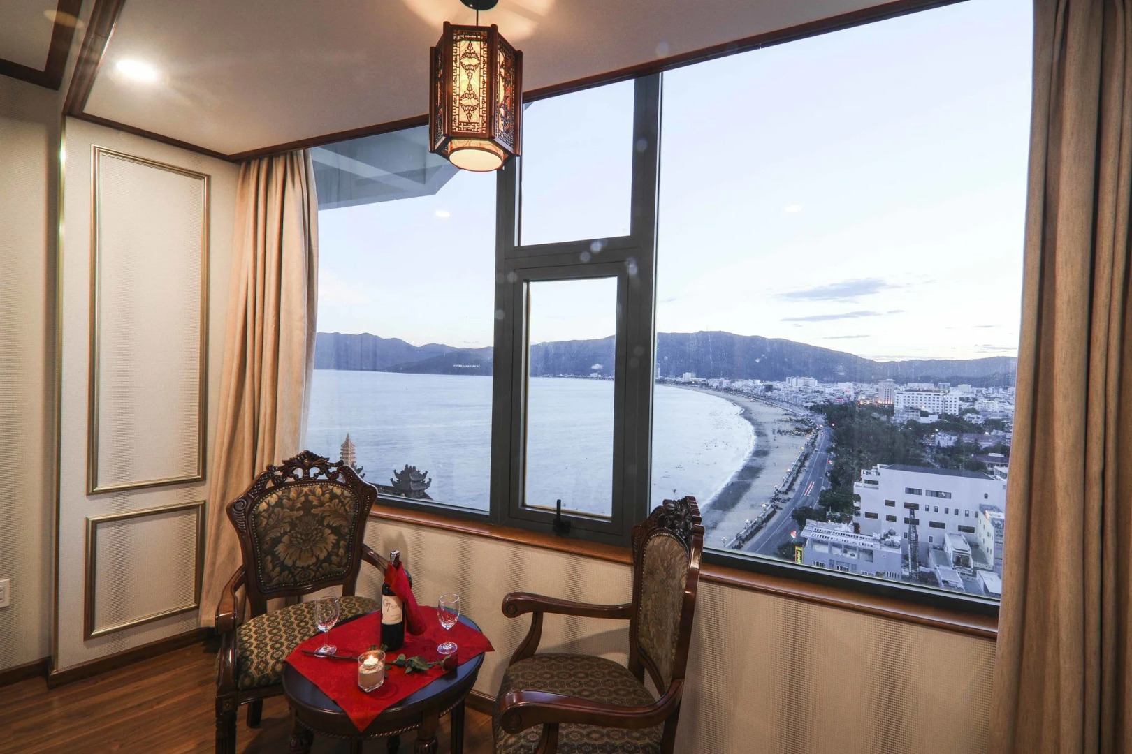 Huong Viet Hotel Quy Nhon - Beachfront