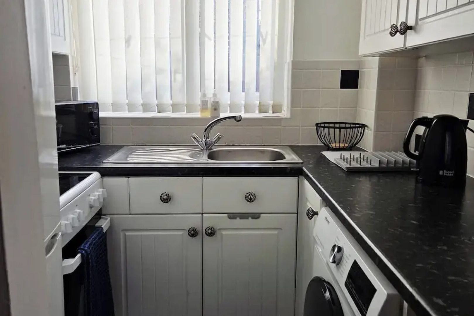 Willow Retreat - House in Burbage- Sleeps2- Garden