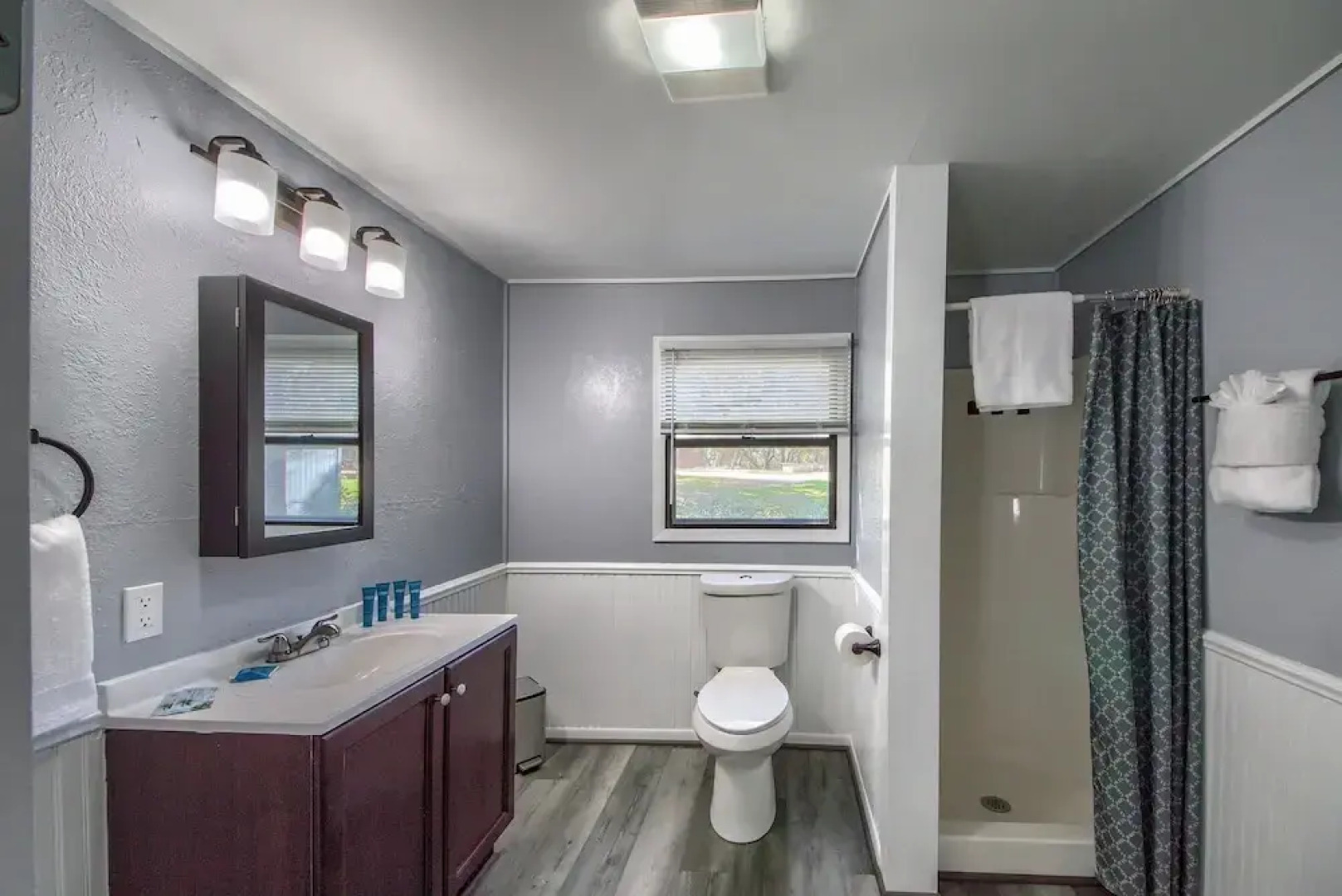 Sweet Annie Ot 250sa 2 Bedroom Home by RedAwning