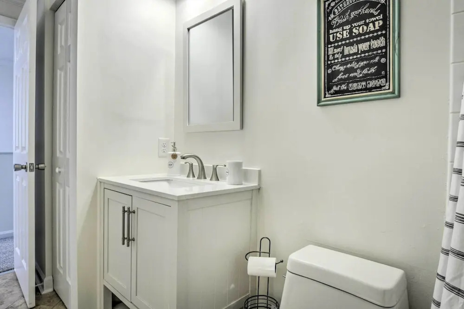 Walk to Dtwn & Breweries: Townhome in Cary!