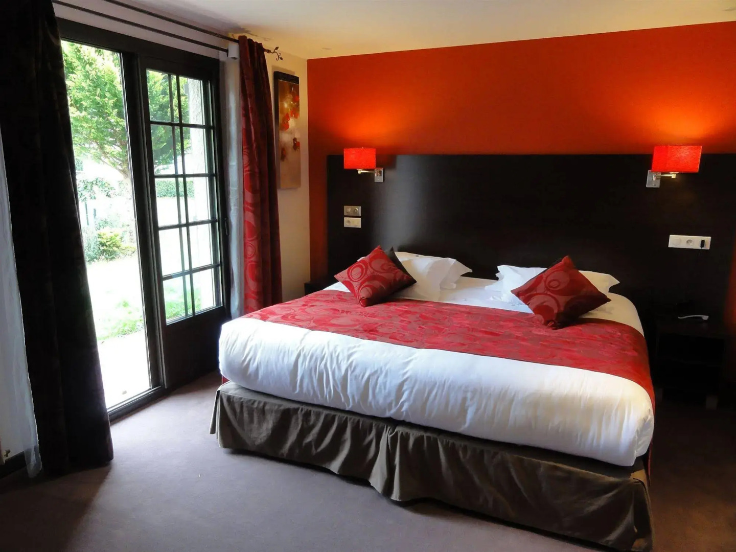 The Originals Relais, Hôtel Restaurant Les Coquelicots