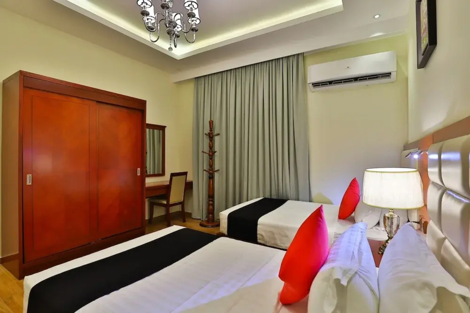 Capital O304 Dream Homes Hotel Apartment