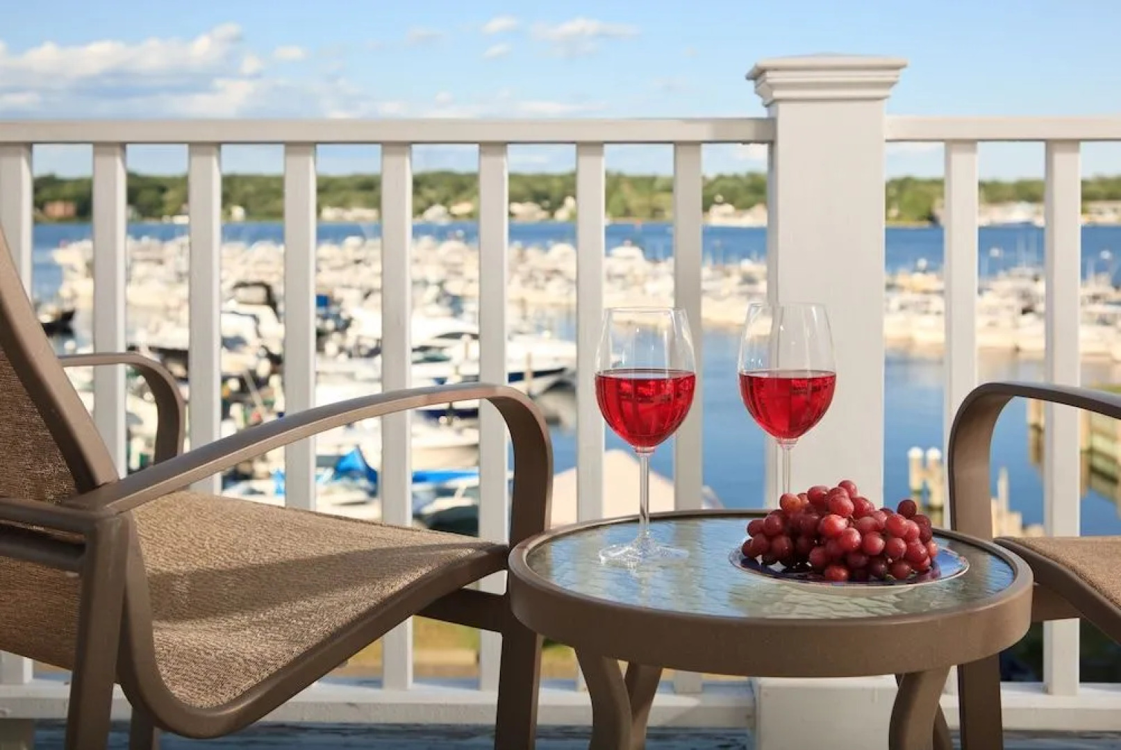 Inn at Harbor Hill Marina