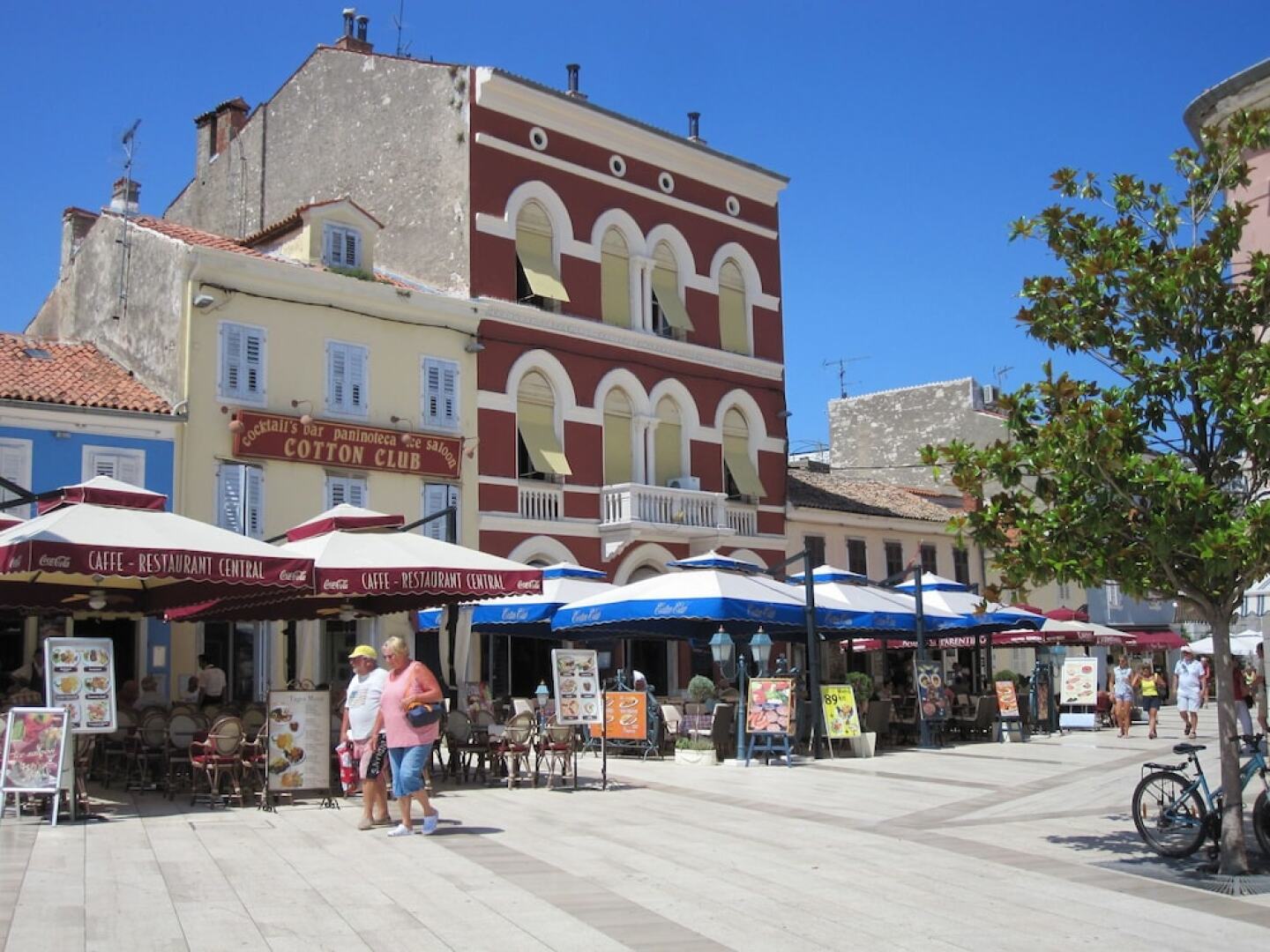 Spacious and Comfortable House With Beautiful Garden Near Tar and Beach 900 m